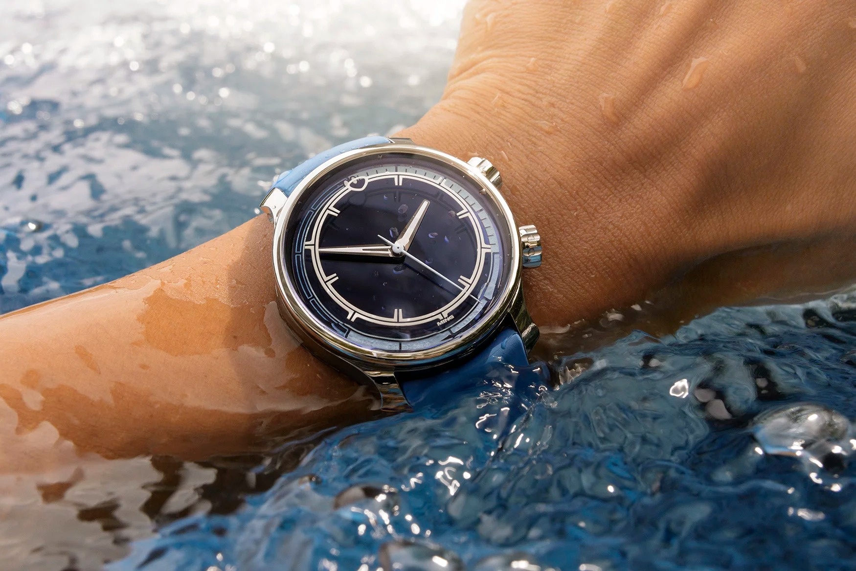 On Wrist,  znews On Wrist,  Đồng hồ màu hồng,  Moritz Grossmann Date,  Art in Time,  guilloché,  đồng hồ xa xỉ,  đồng hồ nổi bật ảnh 6 On Wrist,  znews On Wrist,  Dong ho mau hong,  Moritz Grossmann Date,  Art in Time,  guilloche,  dong ho xa xi,  dong ho noi bat anh 6