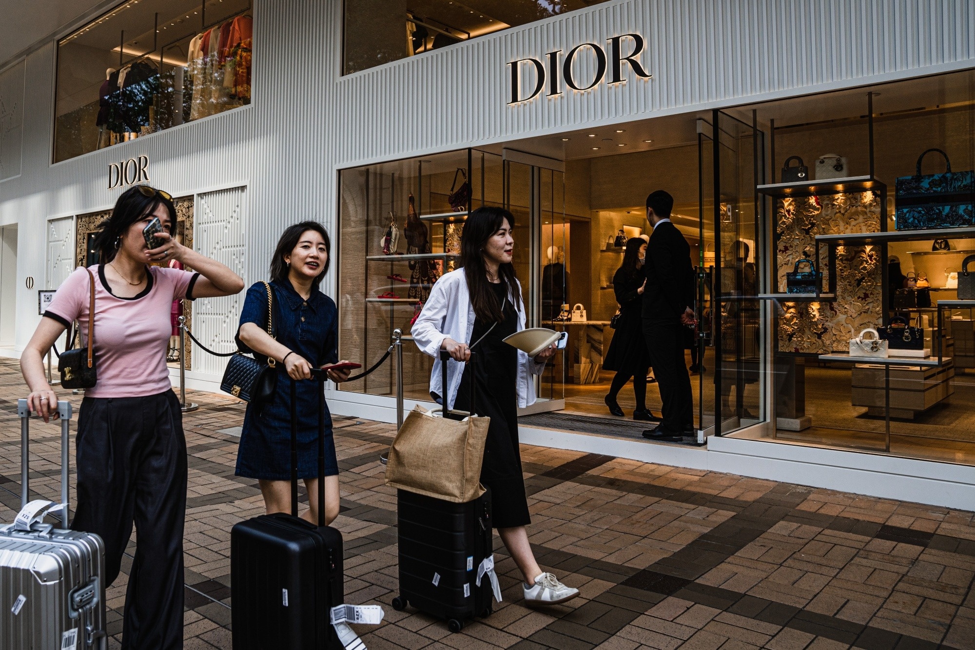 Đổ xô mua trang sức phong thủy hợp mệnh từ Dior, Gucci