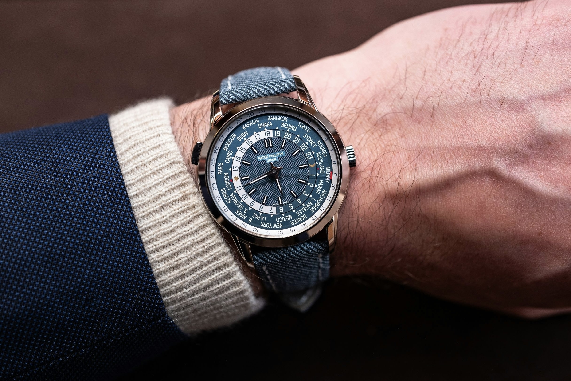 Cuoi cung Patek Philippe cung chiu cong khai gia hinh anh