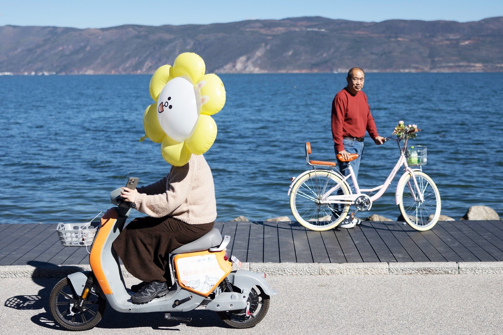 Gioi tre Trung Quoc vao vien duong lao, muon nghi huu som hinh anh