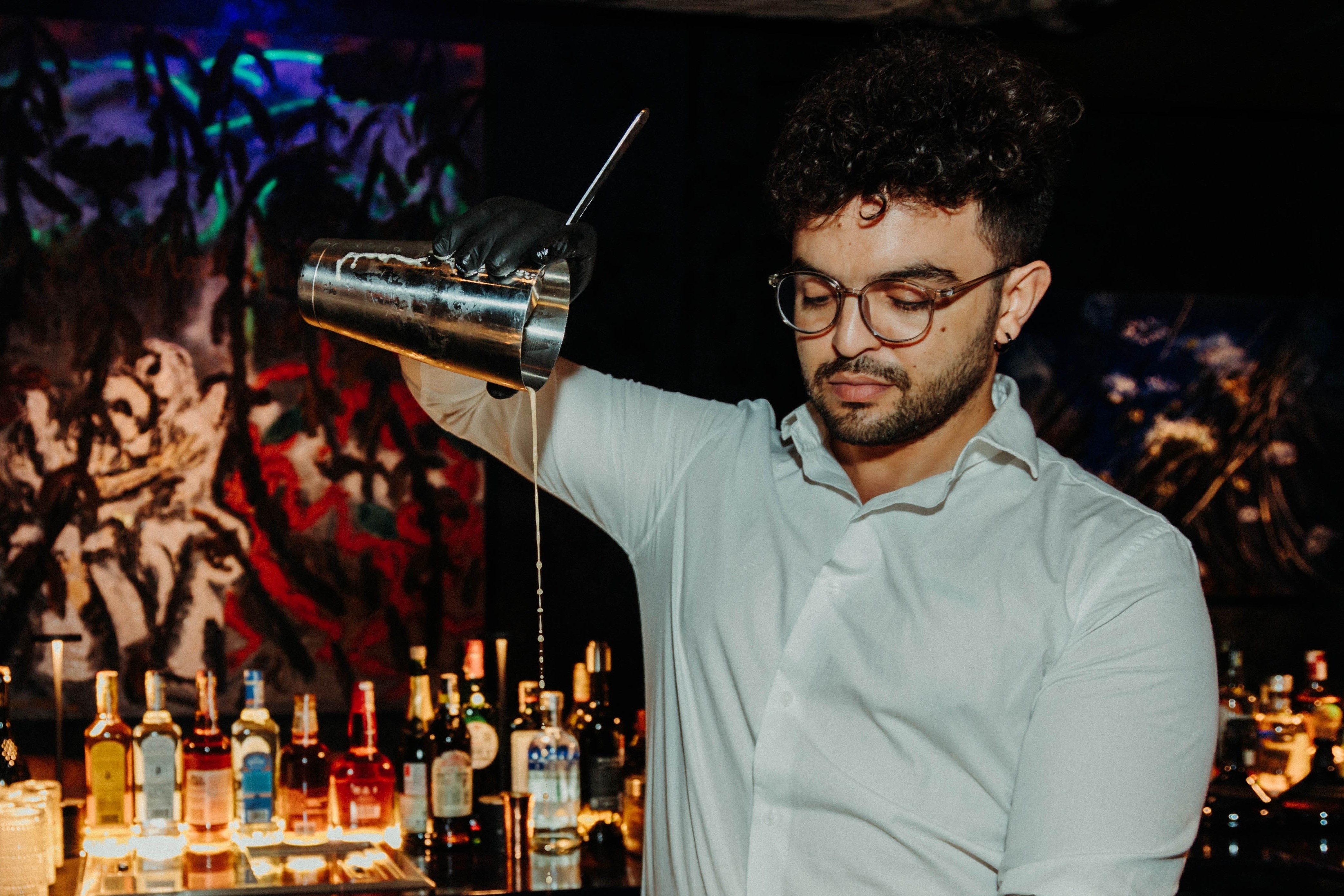 Quan bar TP.HCM noi ‘khong’ voi bartender Viet hinh anh