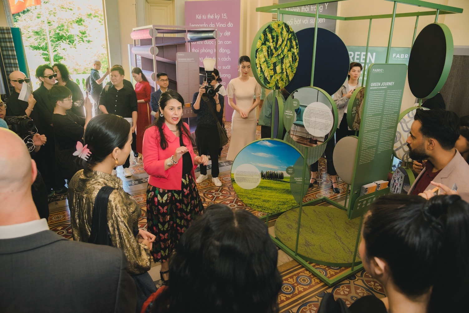 FABRICA,  Det may Italia anh 1