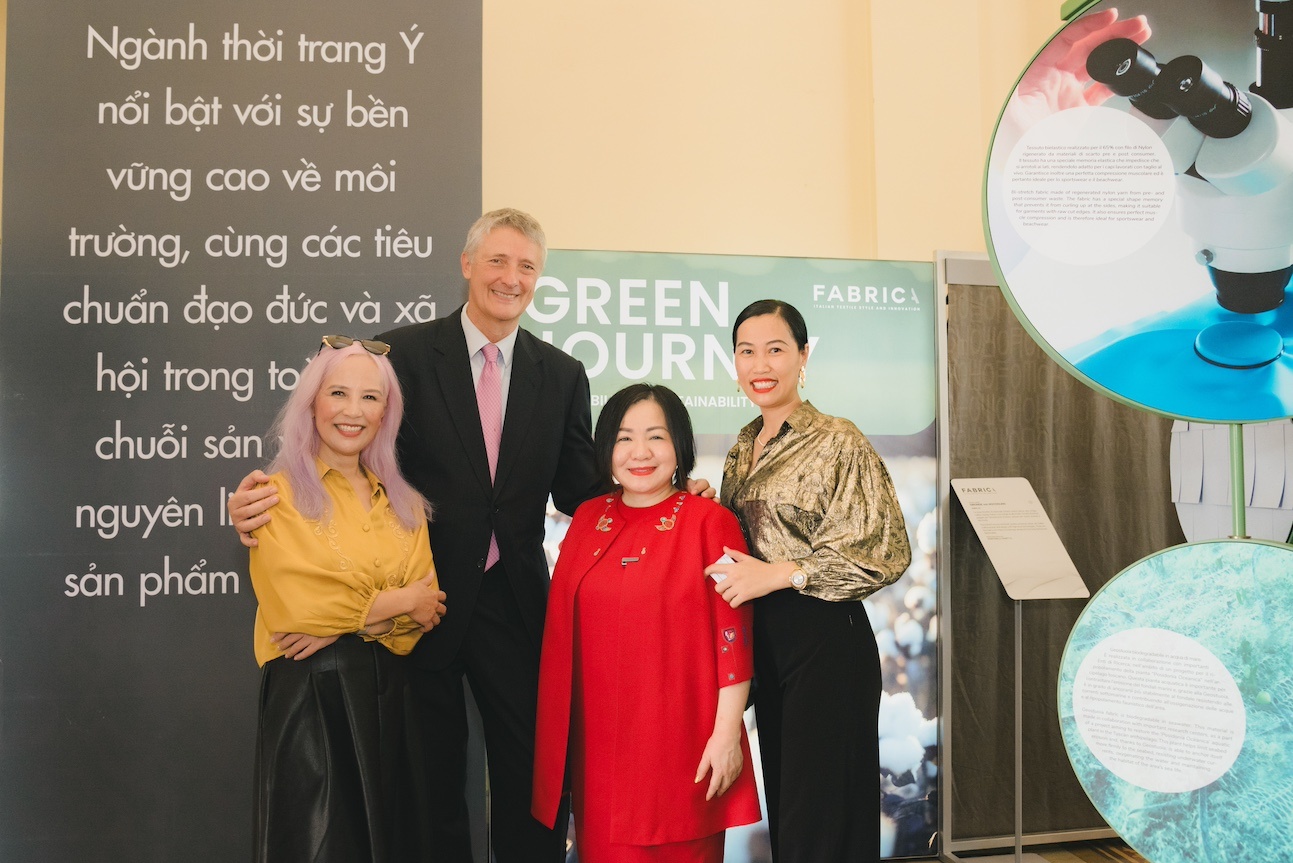 FABRICA,  Det may Italia anh 6