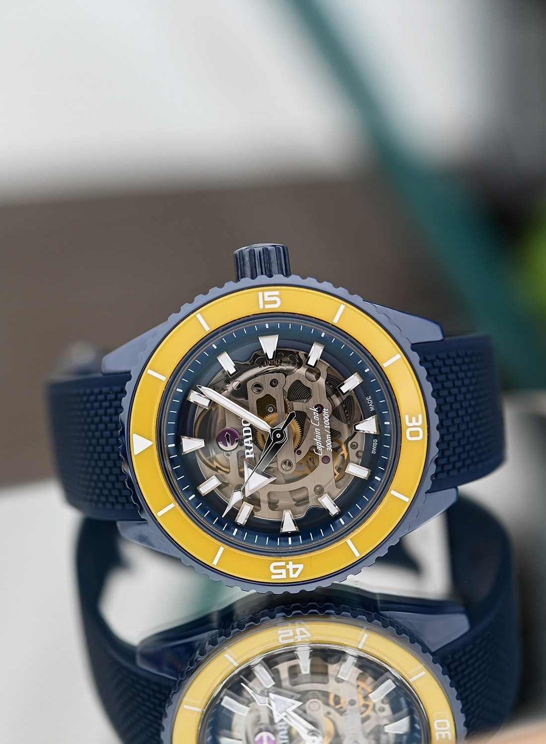 Panerai,  Submersible Elux LAB-ID,  đồng hồ xa xỉ,  Gérald Genta,  Escale time-only,  Louis Vuitton,  znews,  on wrist ảnh 9 Panerai,  Submersible Elux LAB-ID,  dong ho xa xi,  Gerald Genta,  Escale time-only,  Louis Vuitton,  znews,  on wrist anh 9