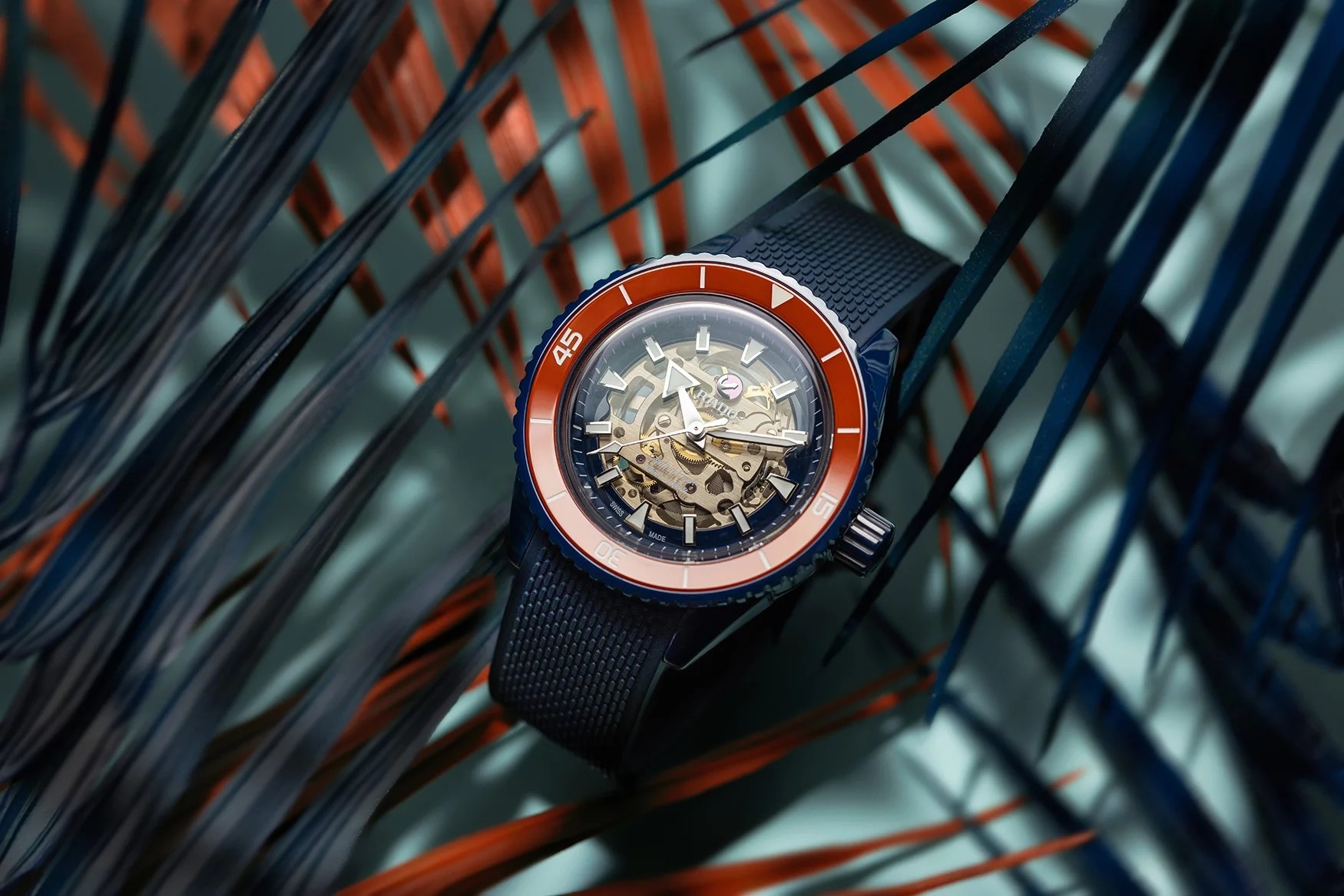 Panerai,  Submersible Elux LAB-ID,  đồng hồ xa xỉ,  Gérald Genta,  Escale time-only,  Louis Vuitton,  znews,  on wrist ảnh 8 Panerai,  Submersible Elux LAB-ID,  dong ho xa xi,  Gerald Genta,  Escale time-only,  Louis Vuitton,  znews,  on wrist anh 8