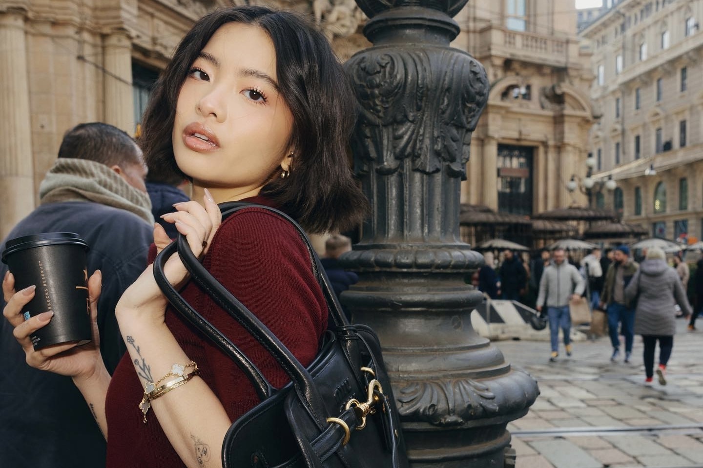 Gen Z My 'quay lung' voi co phieu, chon dau tu oto va dong ho hinh anh