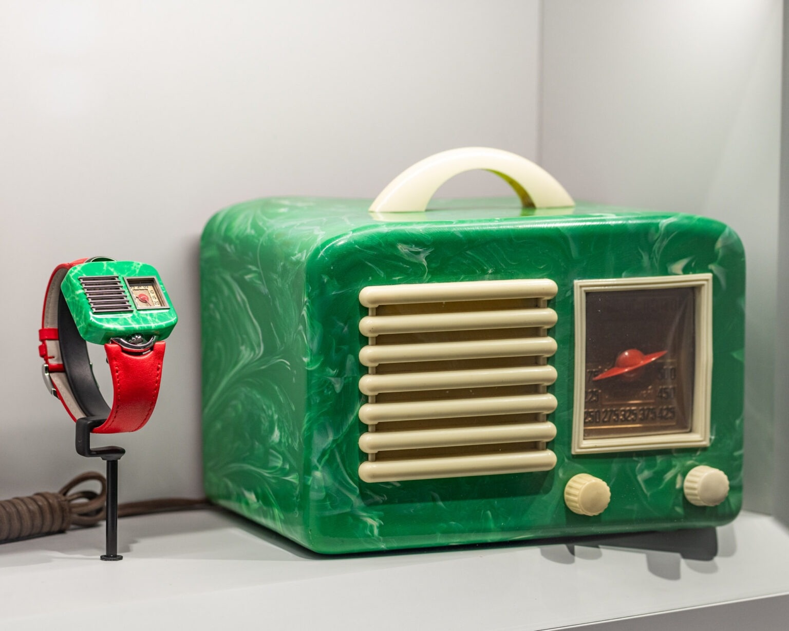 Hautlence Retrovision ’47,  Hautlence,  dong ho Hautlence,  dong ho radio,  dong ho retro,  znews dong ho,  lifestyle dong ho,  phien ban gioi han,  dong ho nam,  Watches and Wonders 2024 anh 2