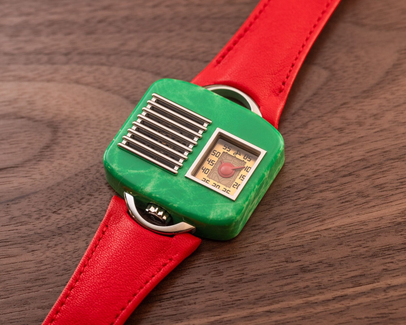 Hautlence Retrovision ’47,  Hautlence,  dong ho Hautlence,  dong ho radio,  dong ho retro,  znews dong ho,  lifestyle dong ho,  phien ban gioi han,  dong ho nam,  Watches and Wonders 2024 anh 3