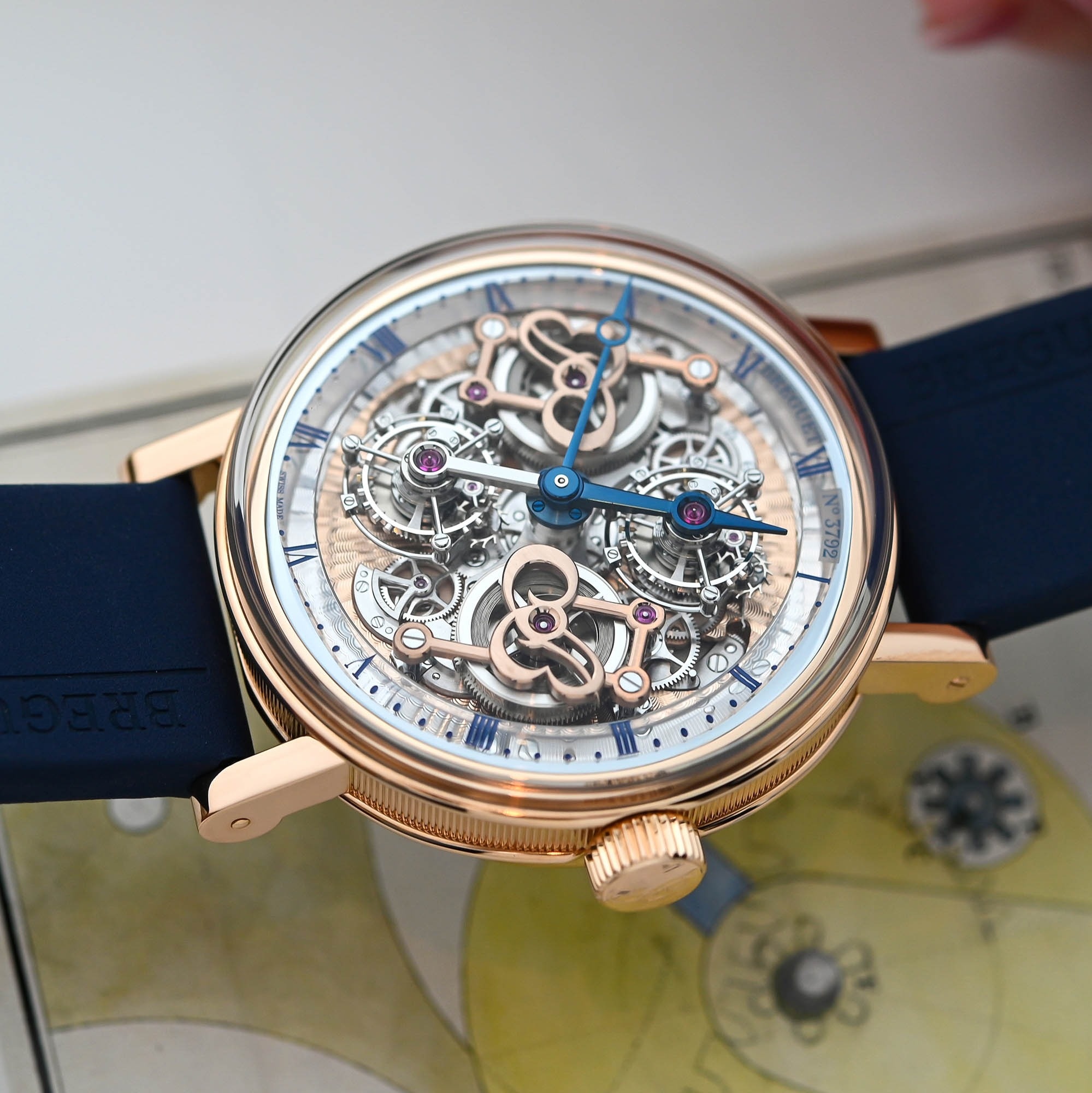 On Wrist znews, Breguet, H. Moser & Cie, hublot, đồng hồ hublot, đồng hồ tiền tỷ, đồng hồ nam, Tourbillon là gì, đồng hồ Tourbillon ảnh 2 On Wrist znews, Breguet, H. Moser & Cie, hublot, dong ho hublot, dong ho tien ty, dong ho nam, Tourbillon la gi, dong ho Tourbillon anh 2