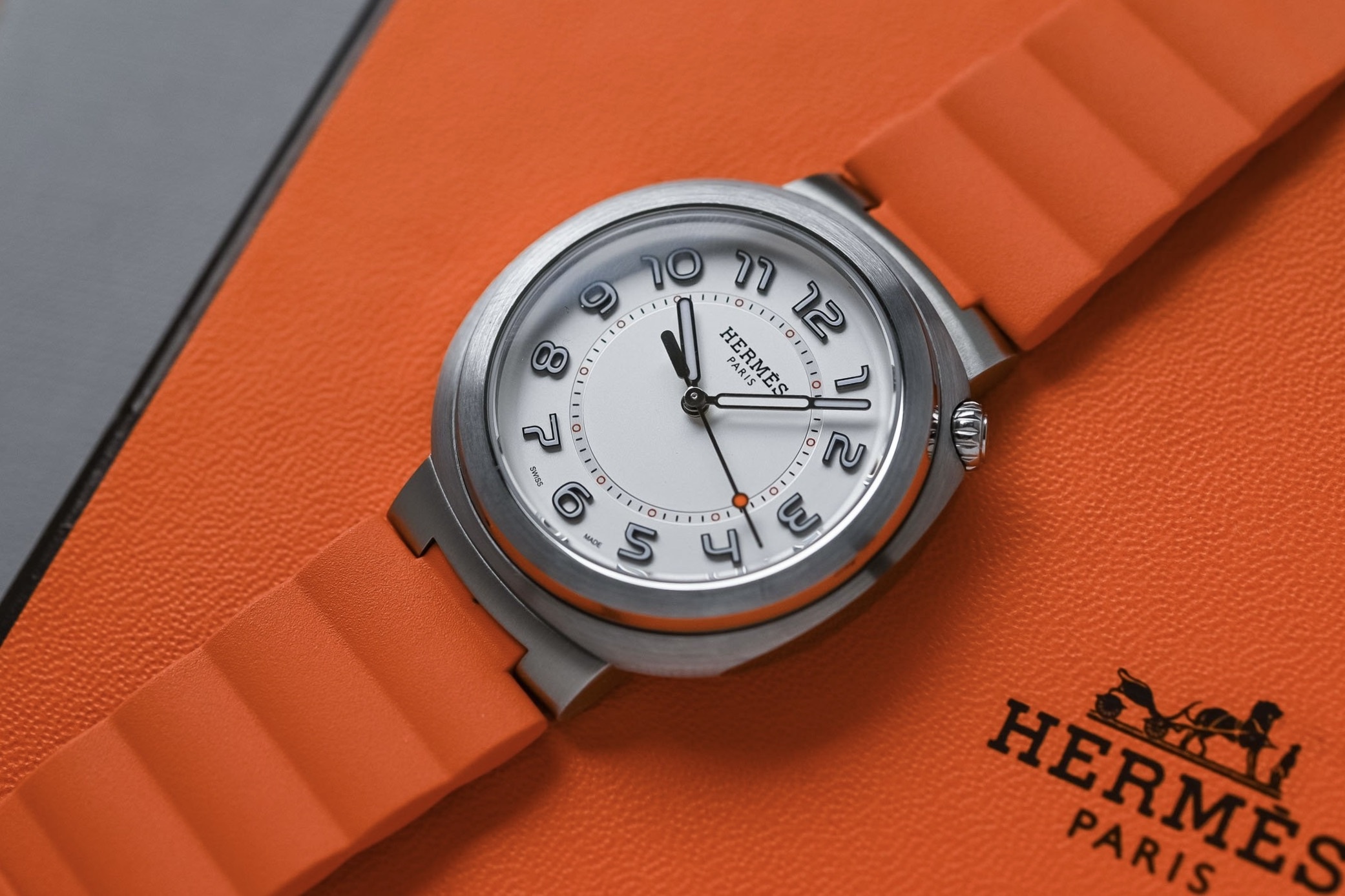 De che dong ho Hermes troi day hinh anh