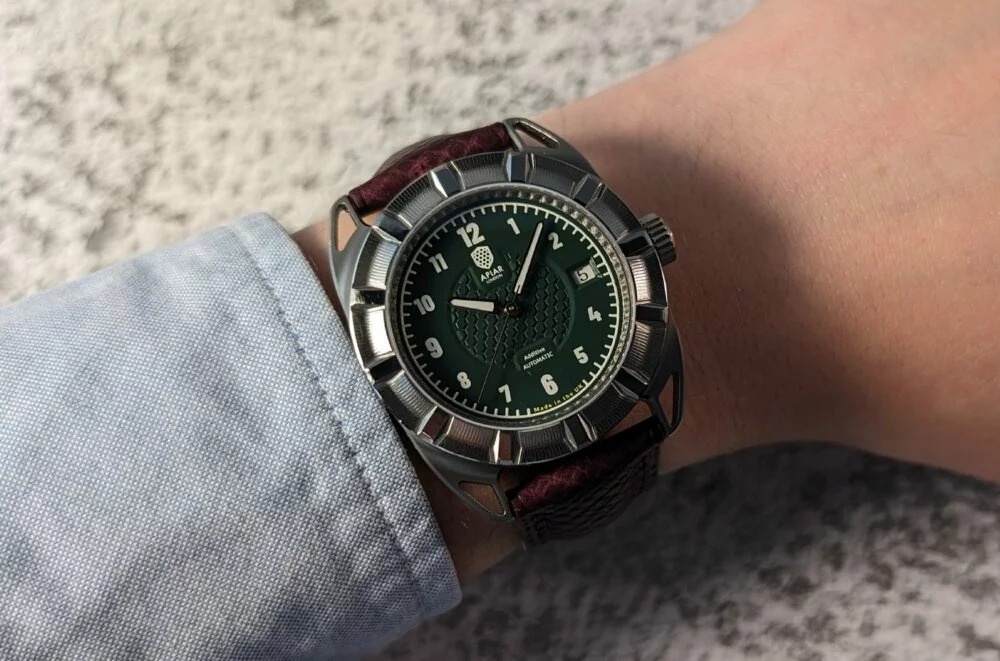 Gerald Charles,  dong ho Gerald Charles,  dong ho trieu do,  dong ho trieu USD,  dong ho xa xi,  Gerald Charles la ai,  Znews dong ho,  Znews on wrist,  phien ban gioi han anh 12