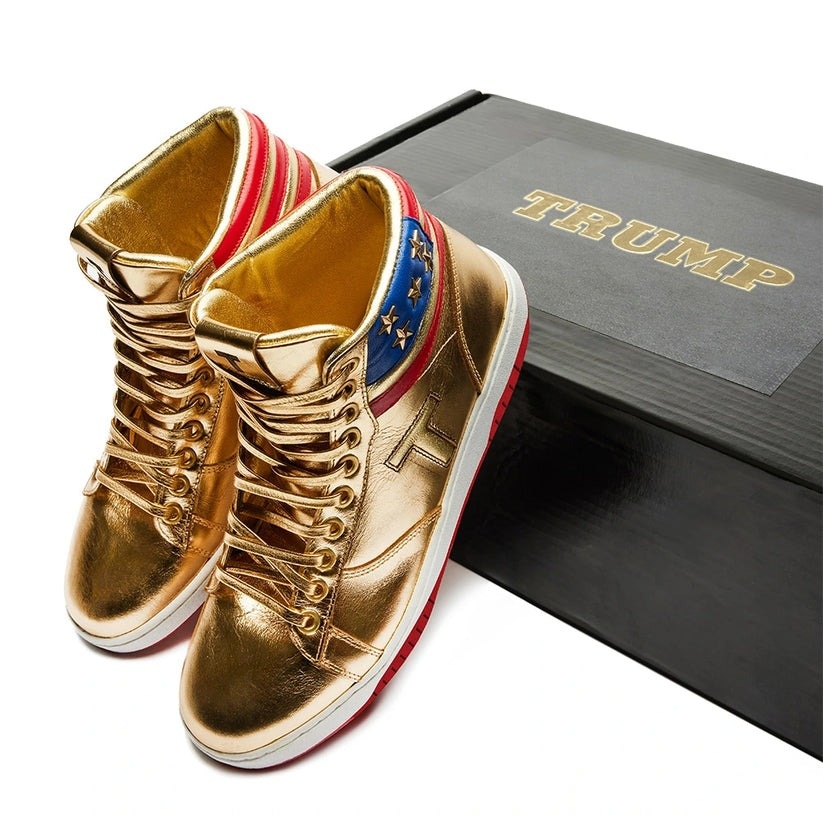 FIGHT FIGHT FIGHT,  giày Trump,  Trump bị ám sát,  Trump bị bắn,  giày tổng thống mỹ,  Trump Sneakers,  ám sát tổng thống,  znews thời trang ảnh 2 FIGHT FIGHT FIGHT,  giay Trump,  Trump bi am sat,  Trump bi ban,  giay tong thong my,  Trump Sneakers,  am sat tong thong,  znews thoi trang anh 2