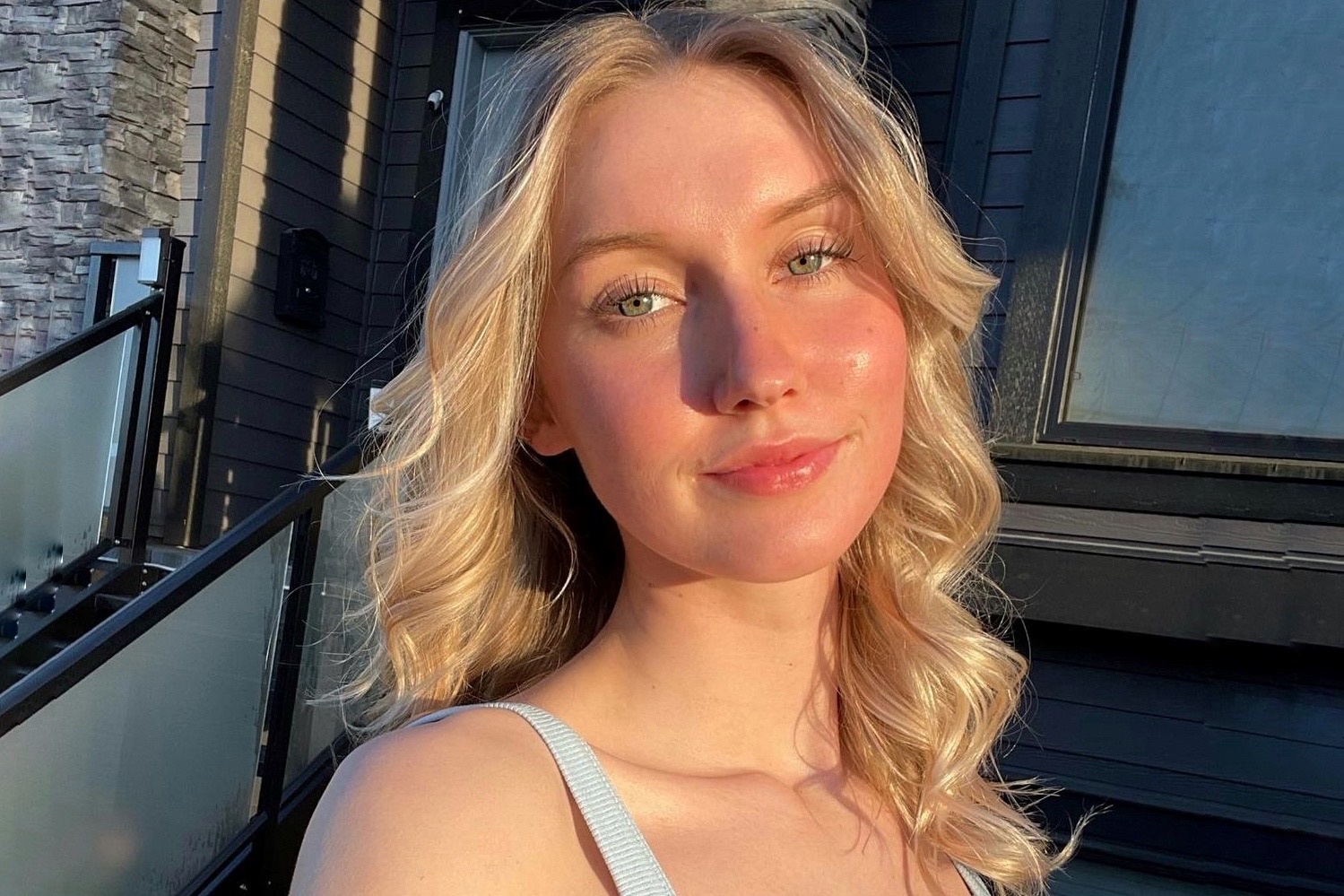 Tho han 23 tuoi kiem 2.000 USD/tuan hinh anh