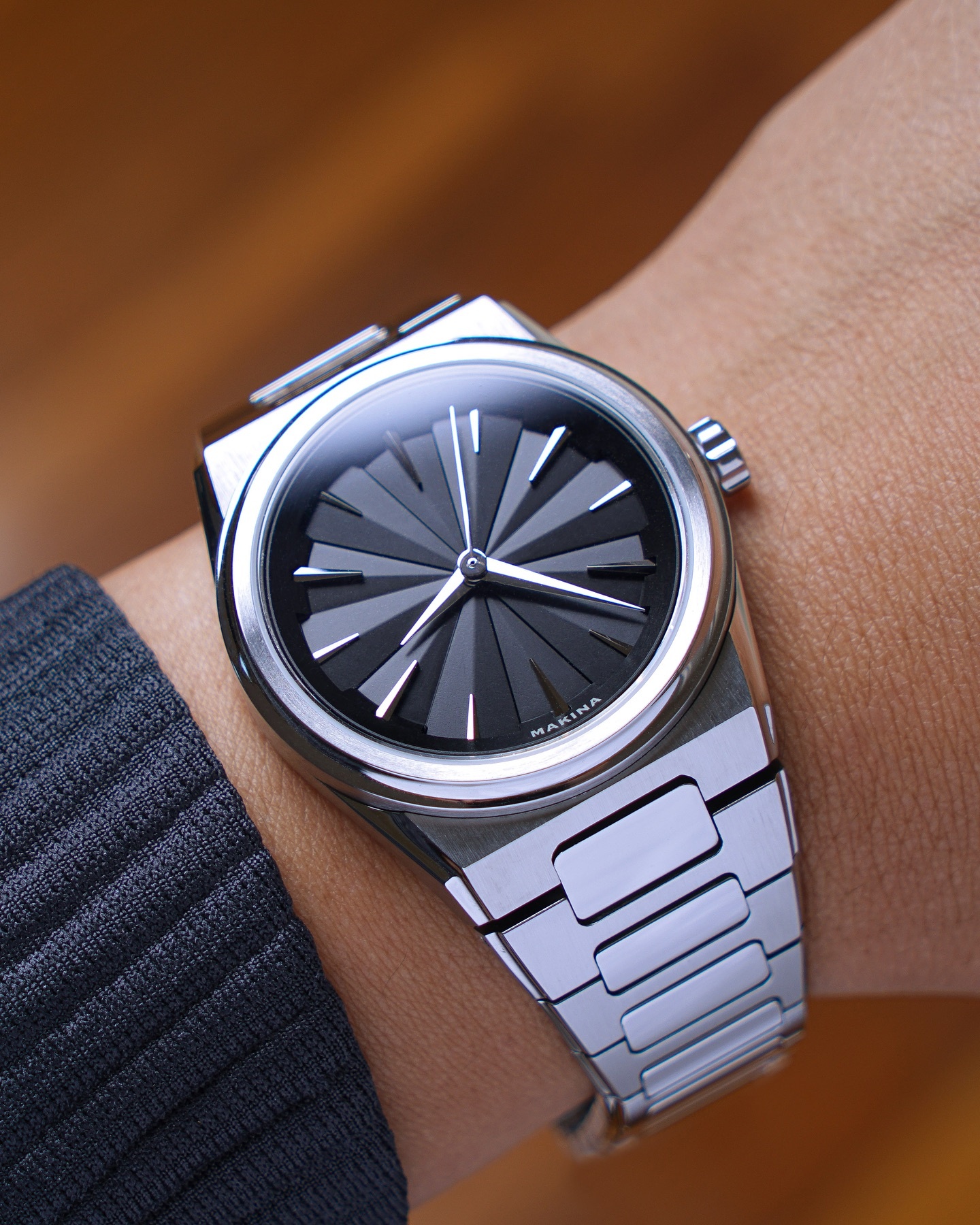 Doxa, đồng hồ Doxa, znews On Wrist, đồng hồ của tuần, znews đồng hồ, Clive Cussler ảnh 11 Doxa, dong ho Doxa, znews On Wrist, dong ho cua tuan, znews dong ho, Clive Cussler anh 11