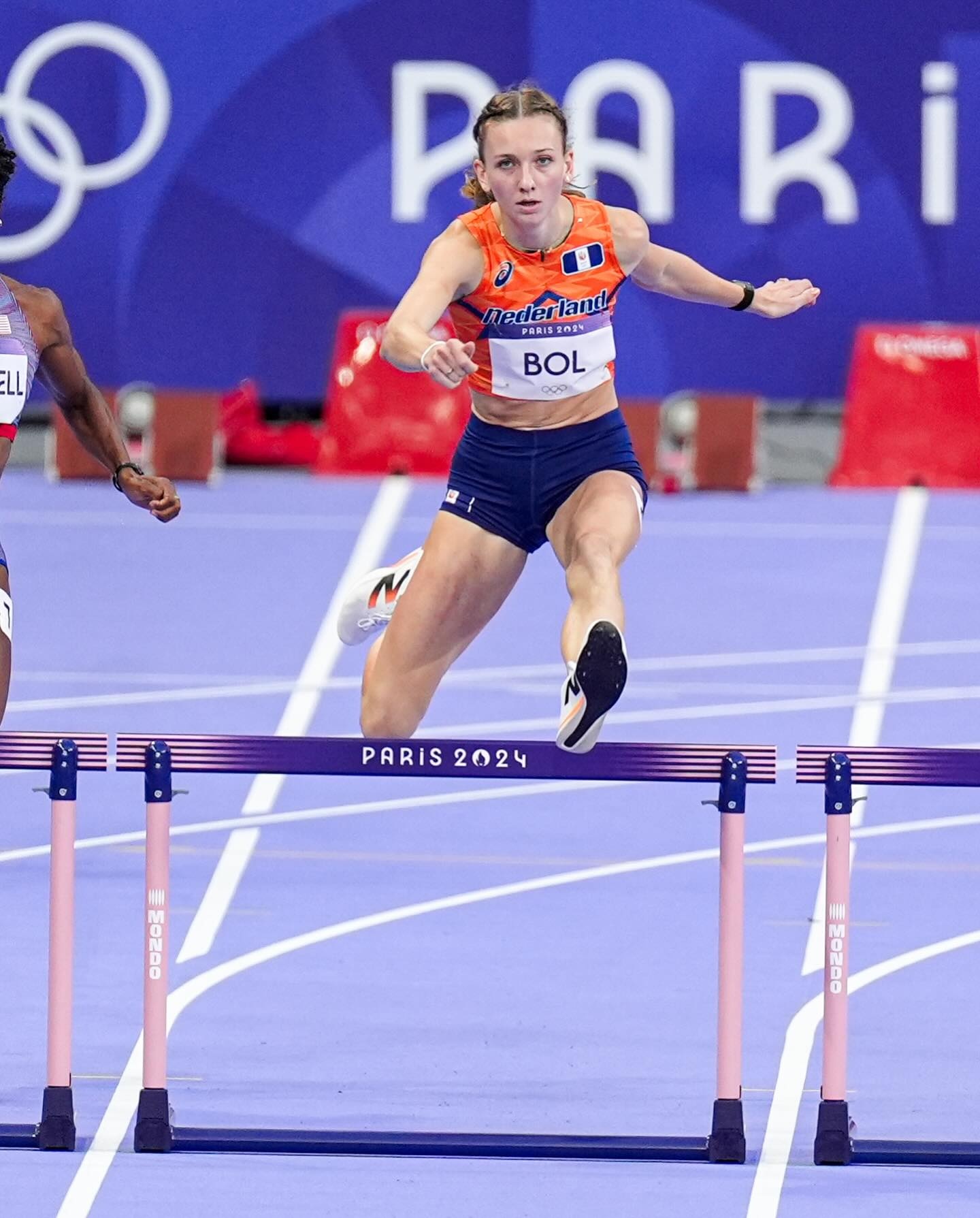 Olympic paris 2024,  the van hoi 2024,  Femke Bol,  Keely Hodgkinson,  Yaroslava Mahuchikh,  dong ho Omega,  dong ho sieu nhe,  Omega Ultra Light,  Seamaster Aqua Terra,  znews the thao,  znews dong ho anh 1