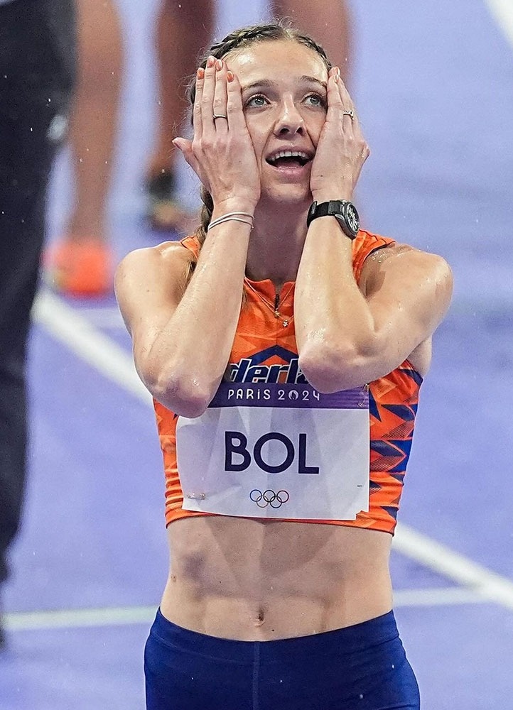 Olympic paris 2024,  the van hoi 2024,  Femke Bol,  Keely Hodgkinson,  Yaroslava Mahuchikh,  dong ho Omega,  dong ho sieu nhe,  Omega Ultra Light,  Seamaster Aqua Terra,  znews the thao,  znews dong ho anh 2