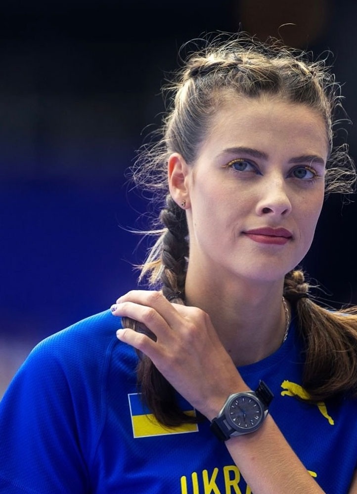 Olympic paris 2024,  the van hoi 2024,  Femke Bol,  Keely Hodgkinson,  Yaroslava Mahuchikh,  dong ho Omega,  dong ho sieu nhe,  Omega Ultra Light,  Seamaster Aqua Terra,  znews the thao,  znews dong ho anh 6