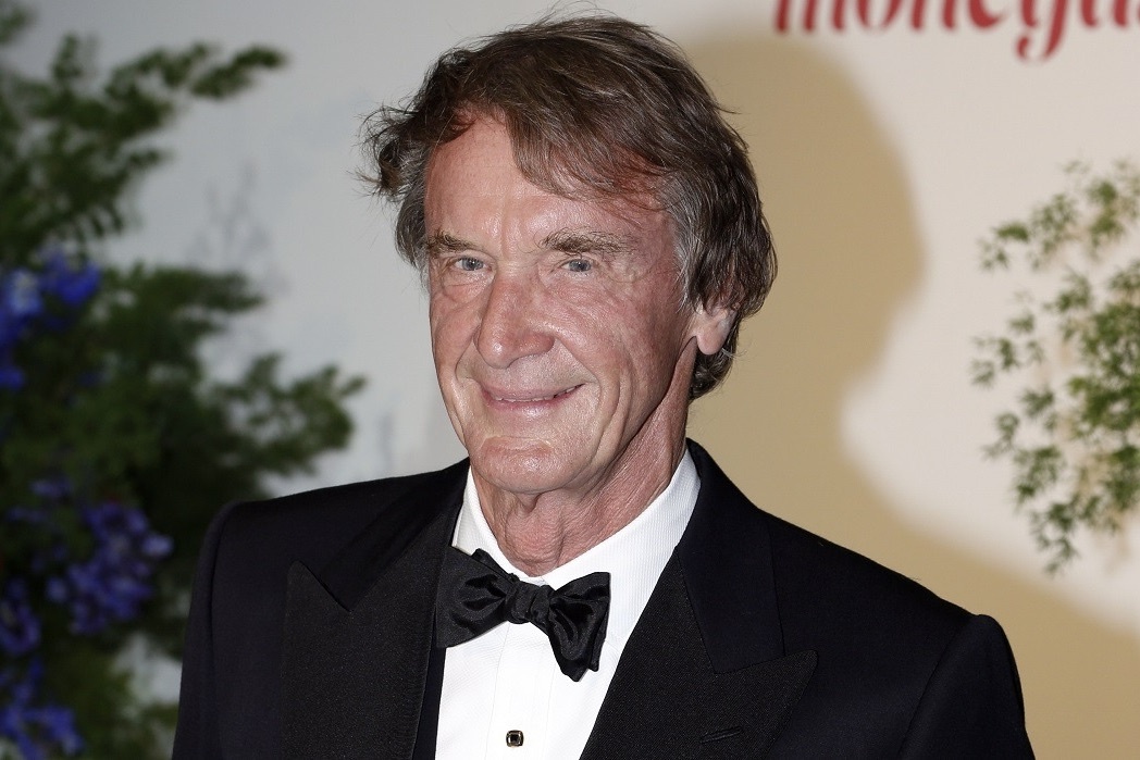 Ly do nguoi giau nhat nuoc Anh khong dam deo dong ho Rolex ra duong hinh anh