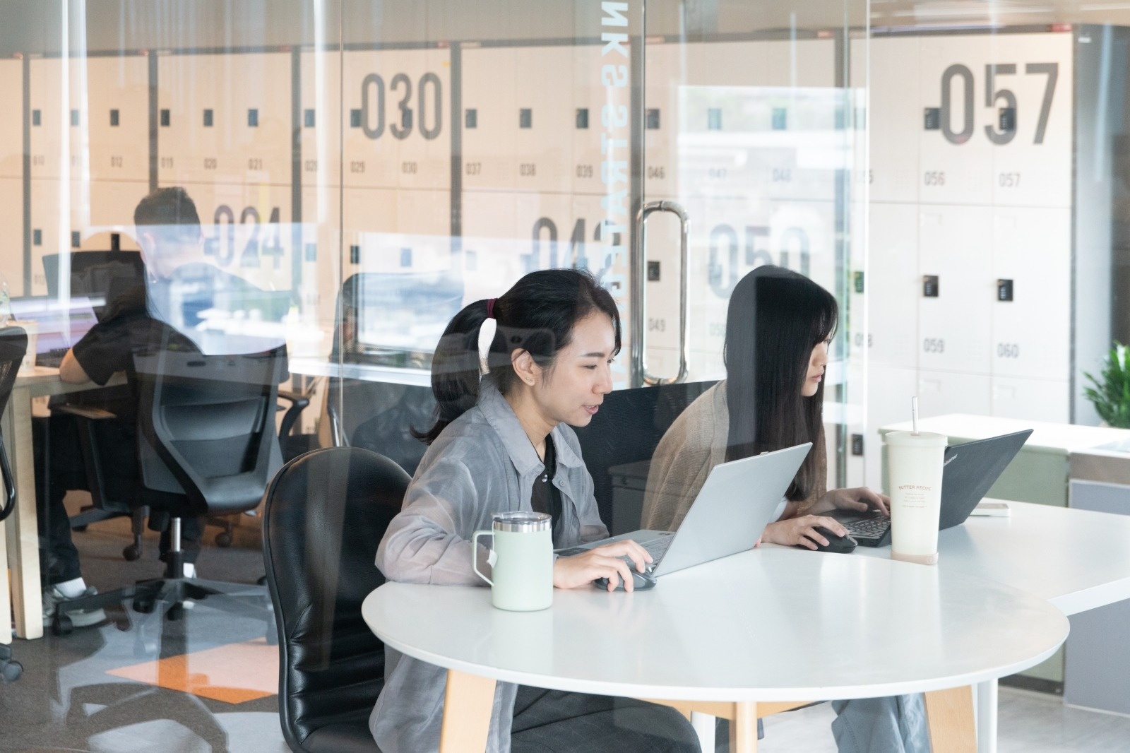 van hoa cong so,  xin nghi lam,  don xin nghi viec,  can bang cuoc song,  tuyen dung nhan su, anh 2