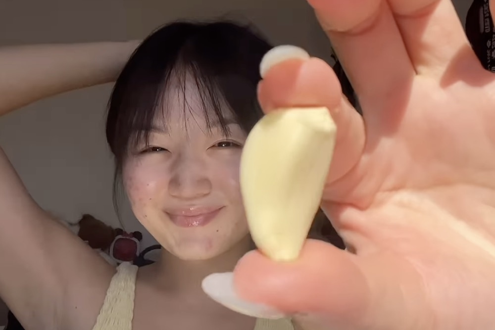 Thuc hu trao luu tri mun bang toi tren TikTok hinh anh