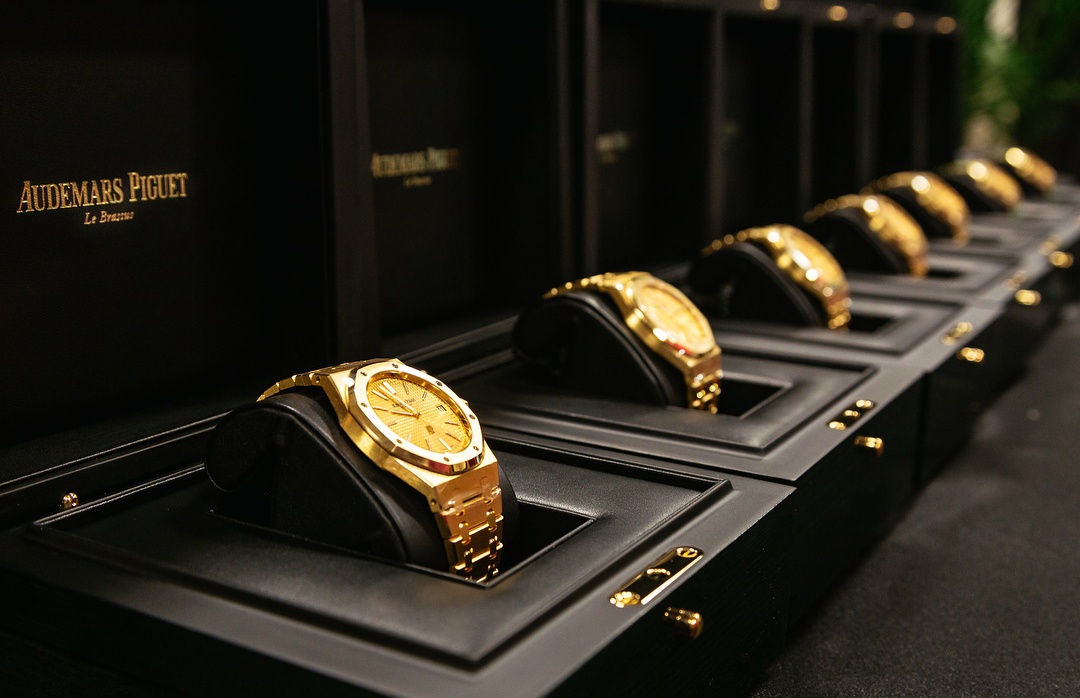 Audemars Piguet,  Audemars Piguet Royal Oak,  dong ho Bruno Mars,  Bruno Mars Audemars Piguet,  znews dong ho,  die with a smile,  the hooligans anh 3