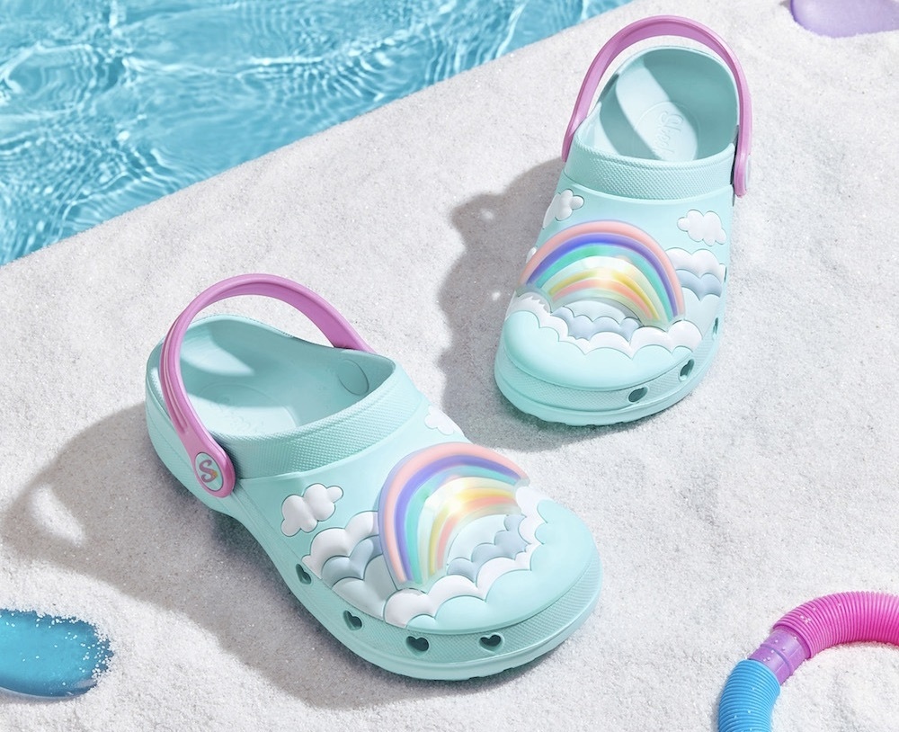 Crocs,  Asics,  Maison Margiela,  Rihanna,  UGG Boots,  giay xau,  giay ngoai hanh tinh,  dad shoes la gi,  znews thoi trang,  ugly chic la gi anh 4