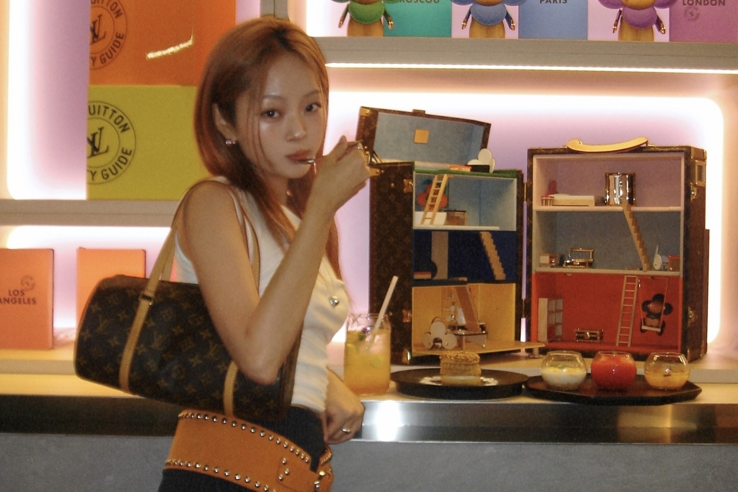 Bi giam luong, gioi tre Trung Quoc cung quay lung voi hang hieu hinh anh