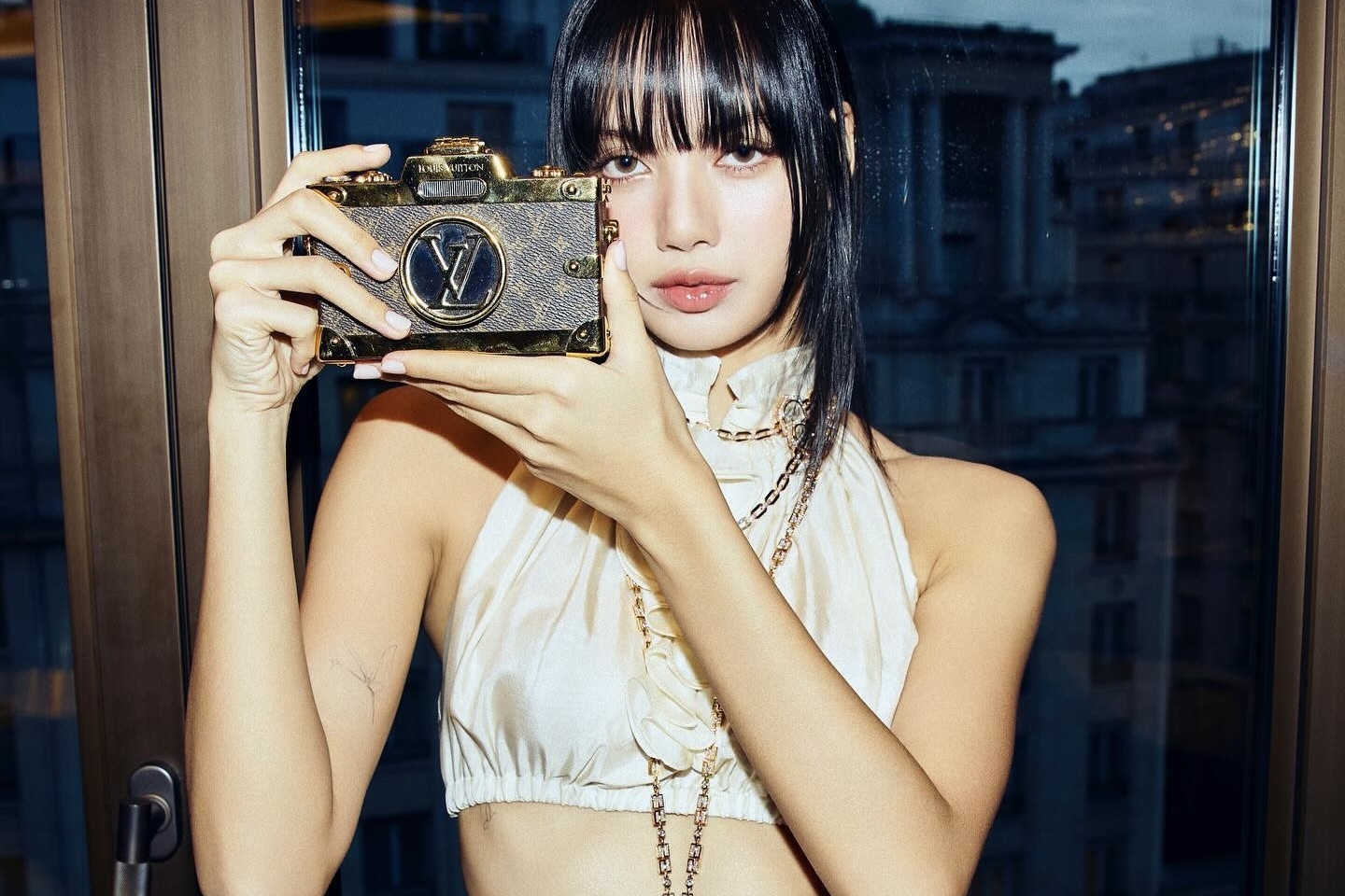 Gucci, Prada tiep tuc dat cuoc vao sao chau A hinh anh