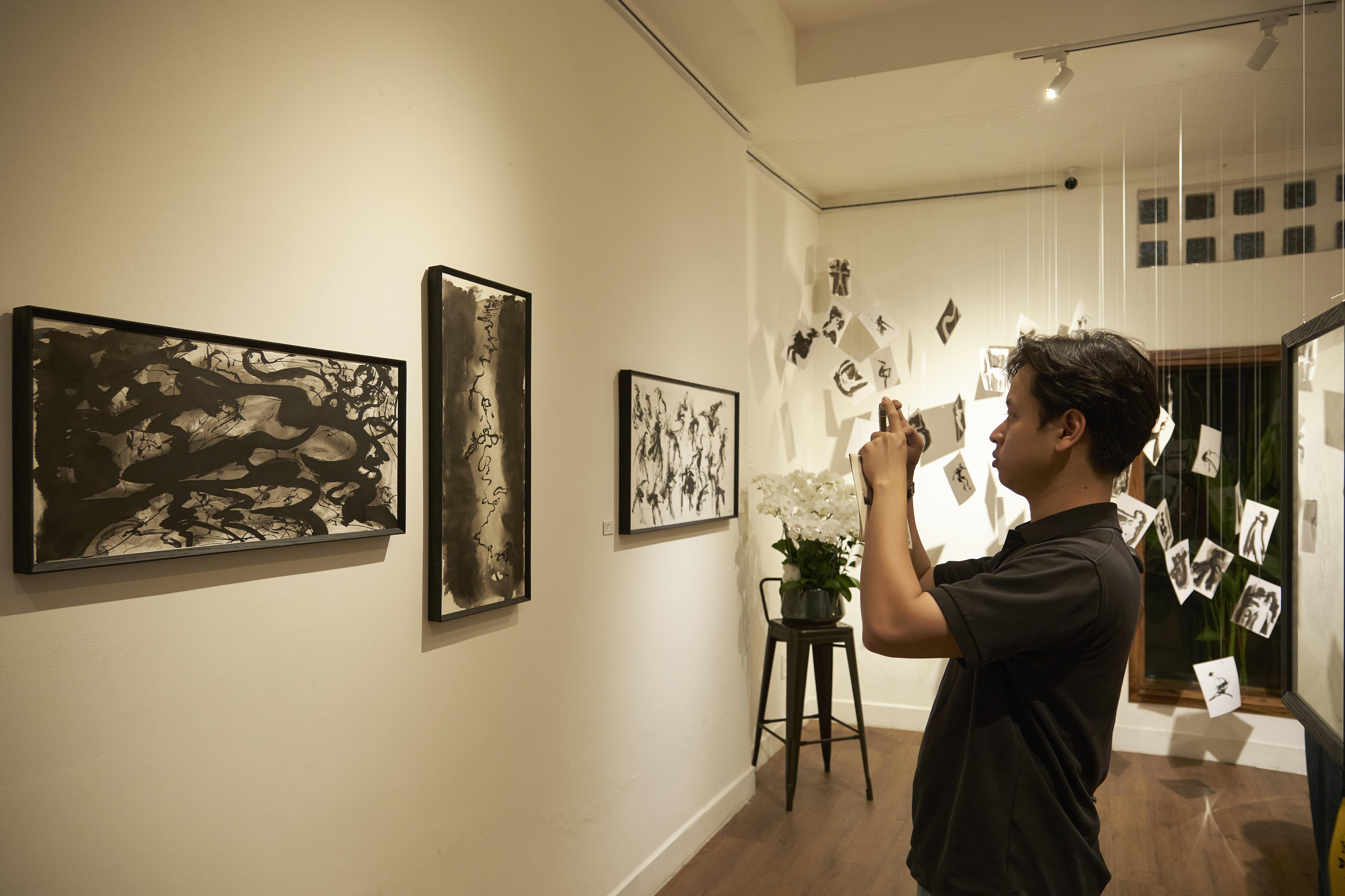 znews nghe thuat, trien lam 1 x 2,  Nguyen Ngoc Tuan,  triet ly phuong dong,  am duong tuong sinh anh 6