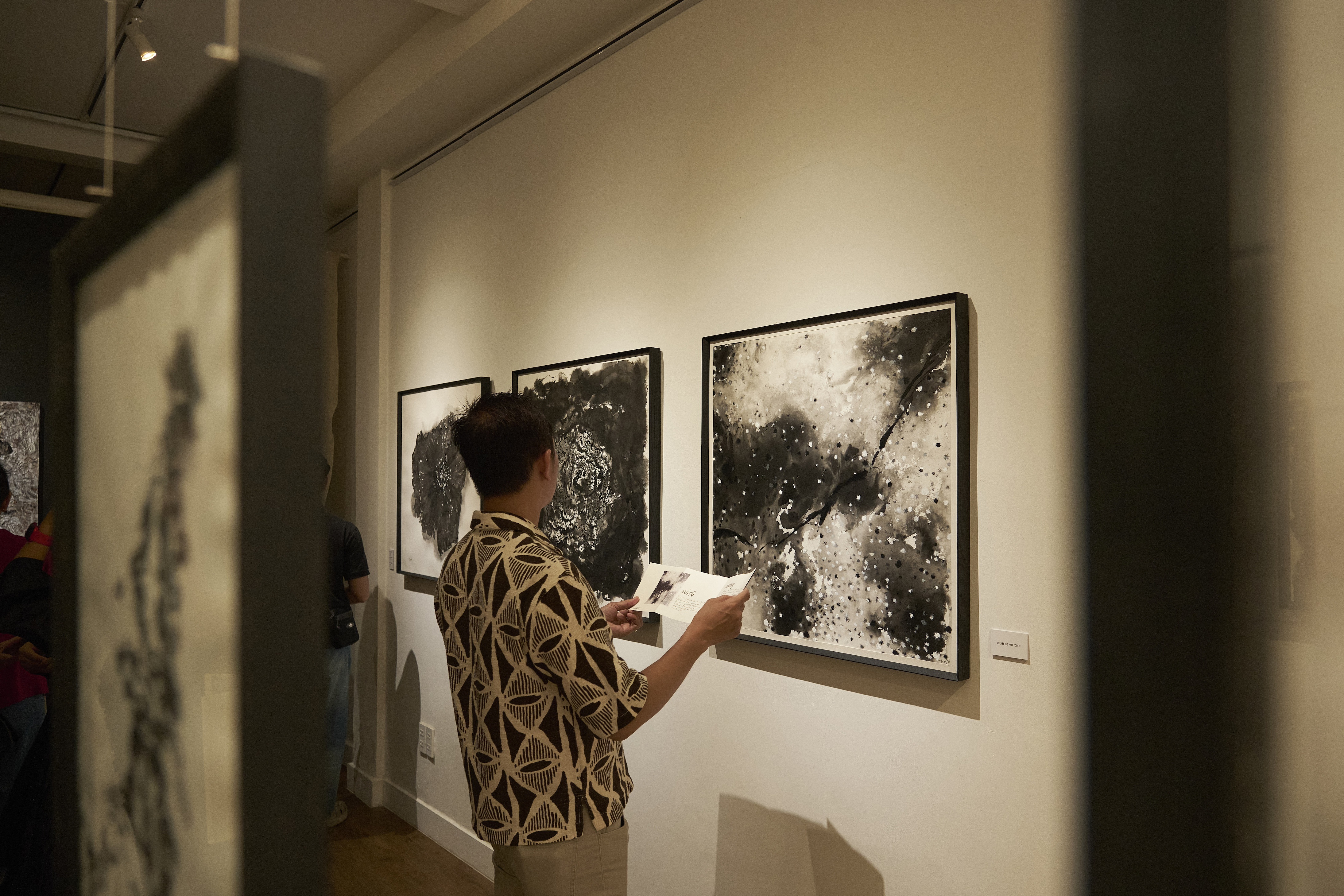 znews nghe thuat, trien lam 1 x 2,  Nguyen Ngoc Tuan,  triet ly phuong dong,  am duong tuong sinh anh 9