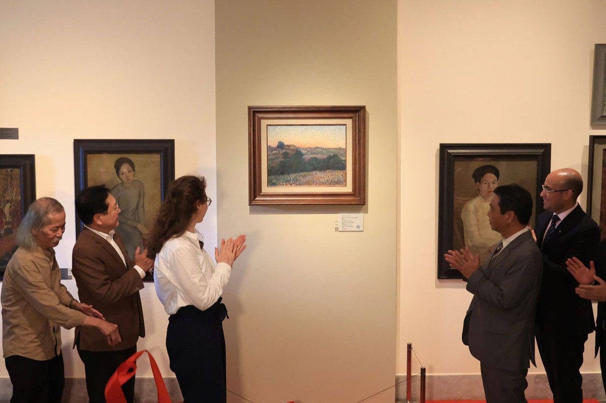 Bao tang My thuat Viet, Nhung suon doi Deli Ibrahim,  Deli Ibrahim Algiers,  vua Ham Nghi,  Hoang de luu vong,  Tien si Amandine Dabat anh 2