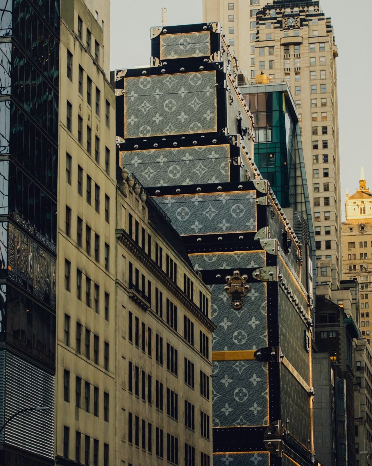 Rương Louis Vuitton