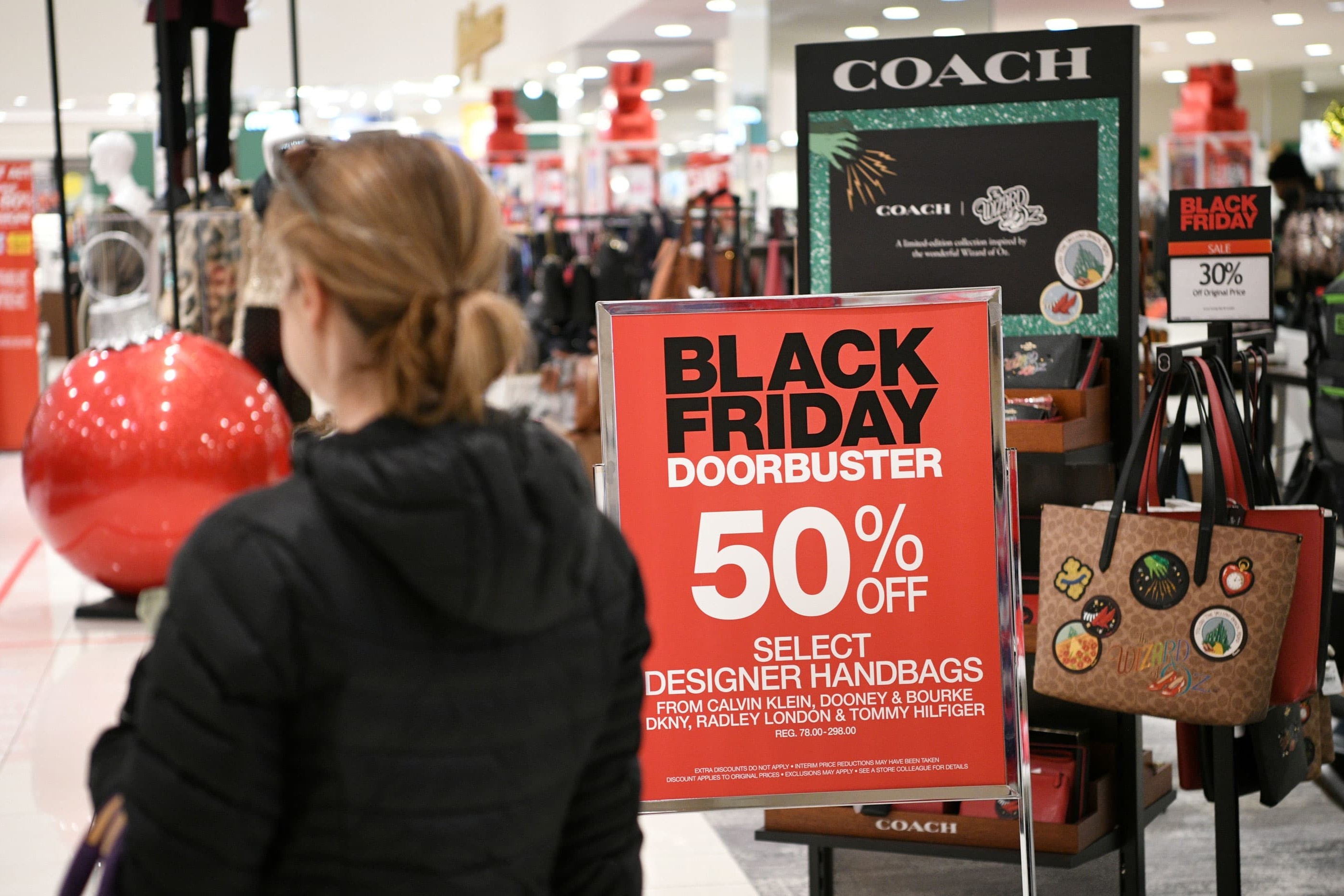 3 luu y mua sam dip Black Friday de tranh hoang phi hinh anh