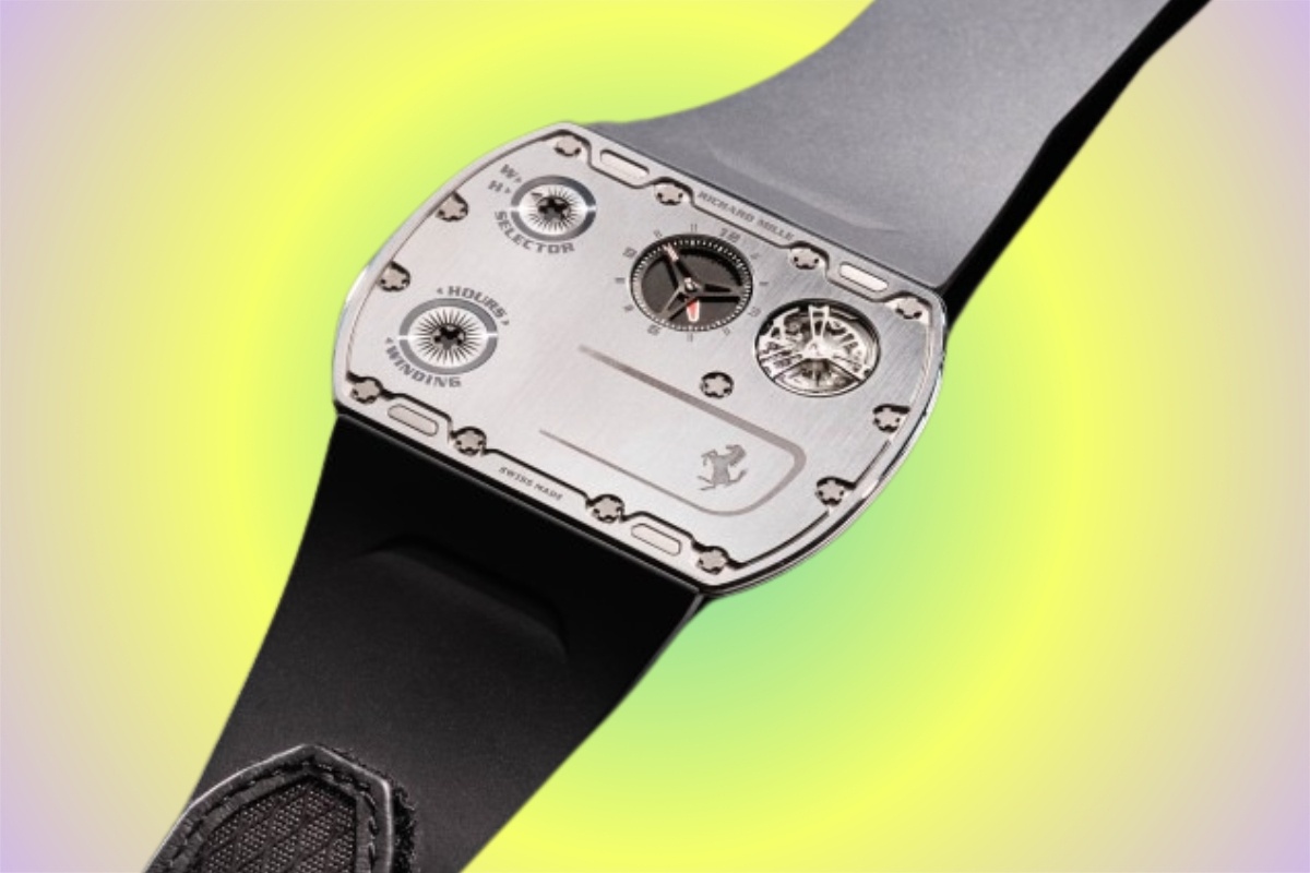 Dong ho mong nhi the gioi can moc 1,4 trieu USD hinh anh