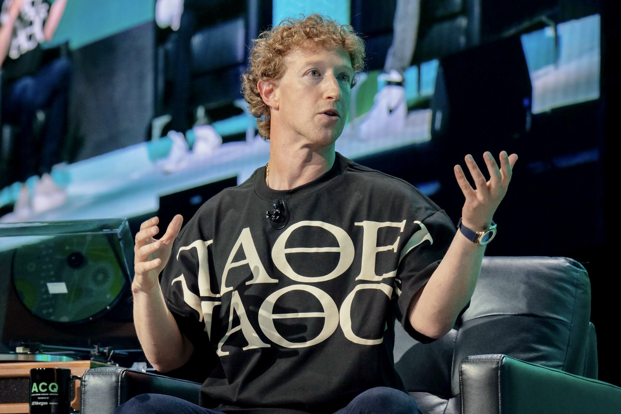 ZUCKERBERG_DESIGNS_01_jhzw_super.jpeg
