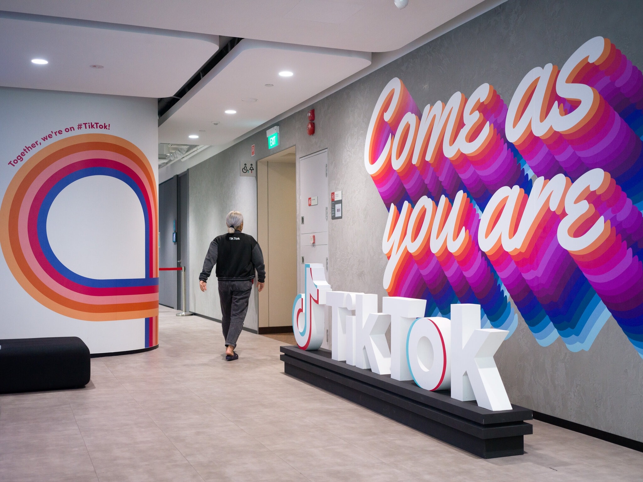 Nhan vien TikTok,  TikTok My,  viec lam tiktok,  TikTok bi cam, anh 1