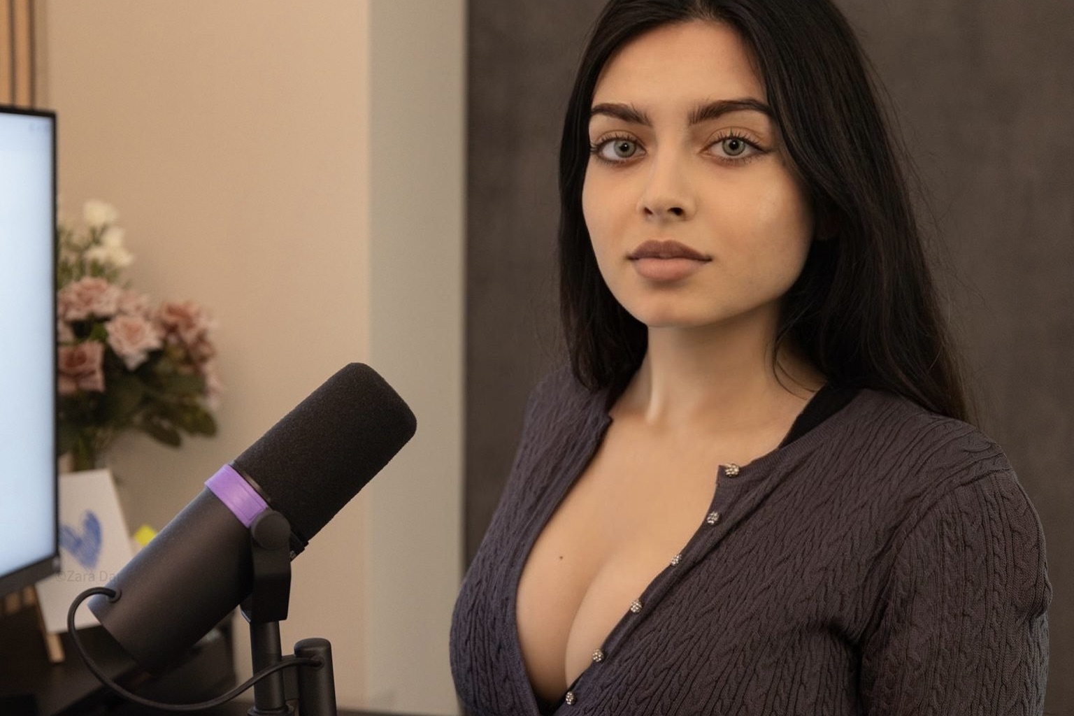 Nghien cuu sinh kiem 1,4 trieu USD nho day hoc tren OnlyFans hinh anh