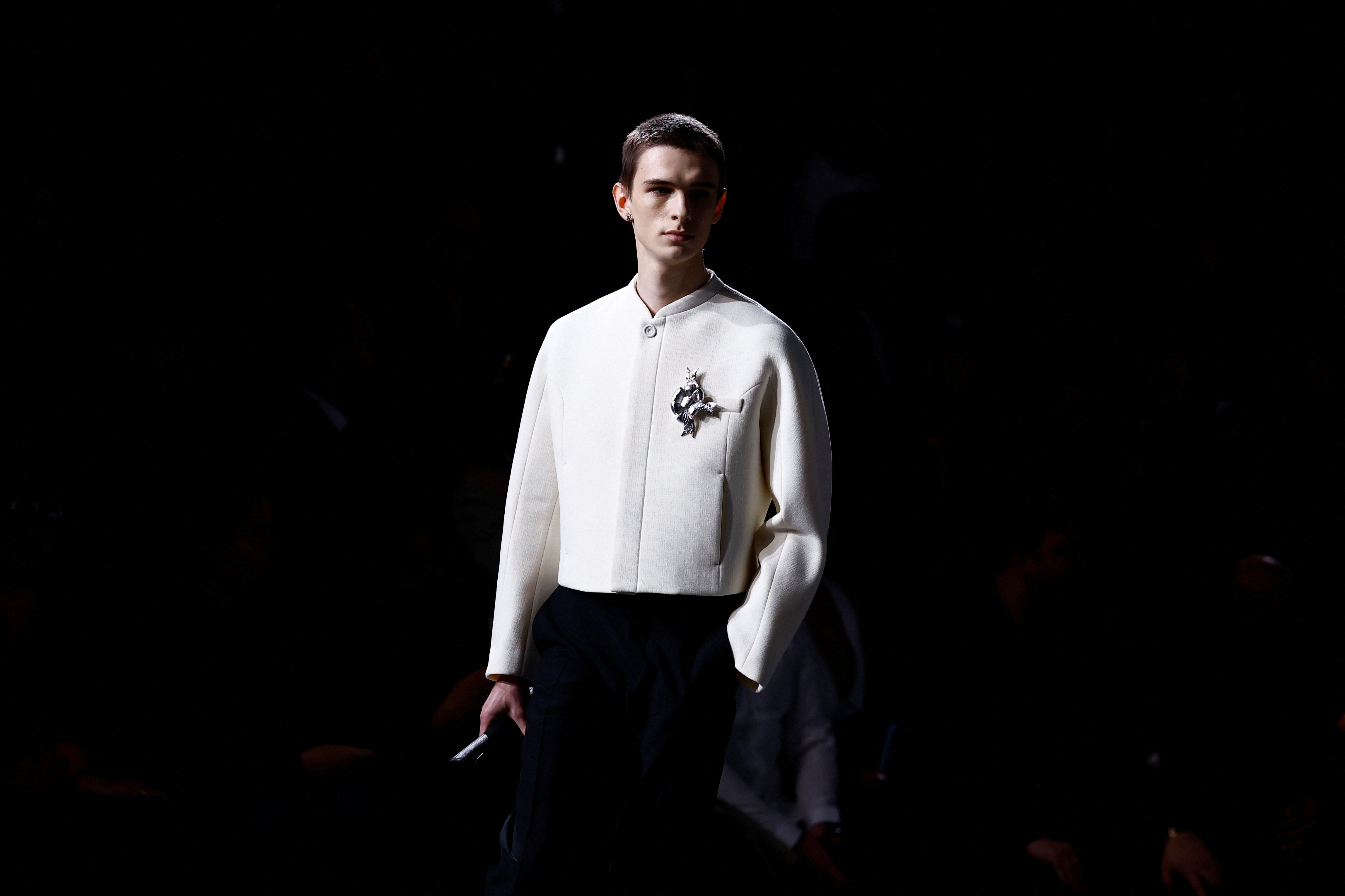 2025_01_24T143019Z_1952658480_RC2EGCAIOFH4_RTRMADP_3_FASHION_PARIS_MENSWEAR_DIOR.JPG