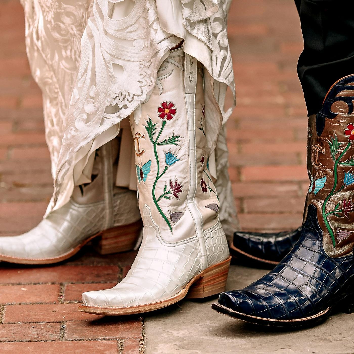 cowboy_boots_wedding_trend_1.jpg