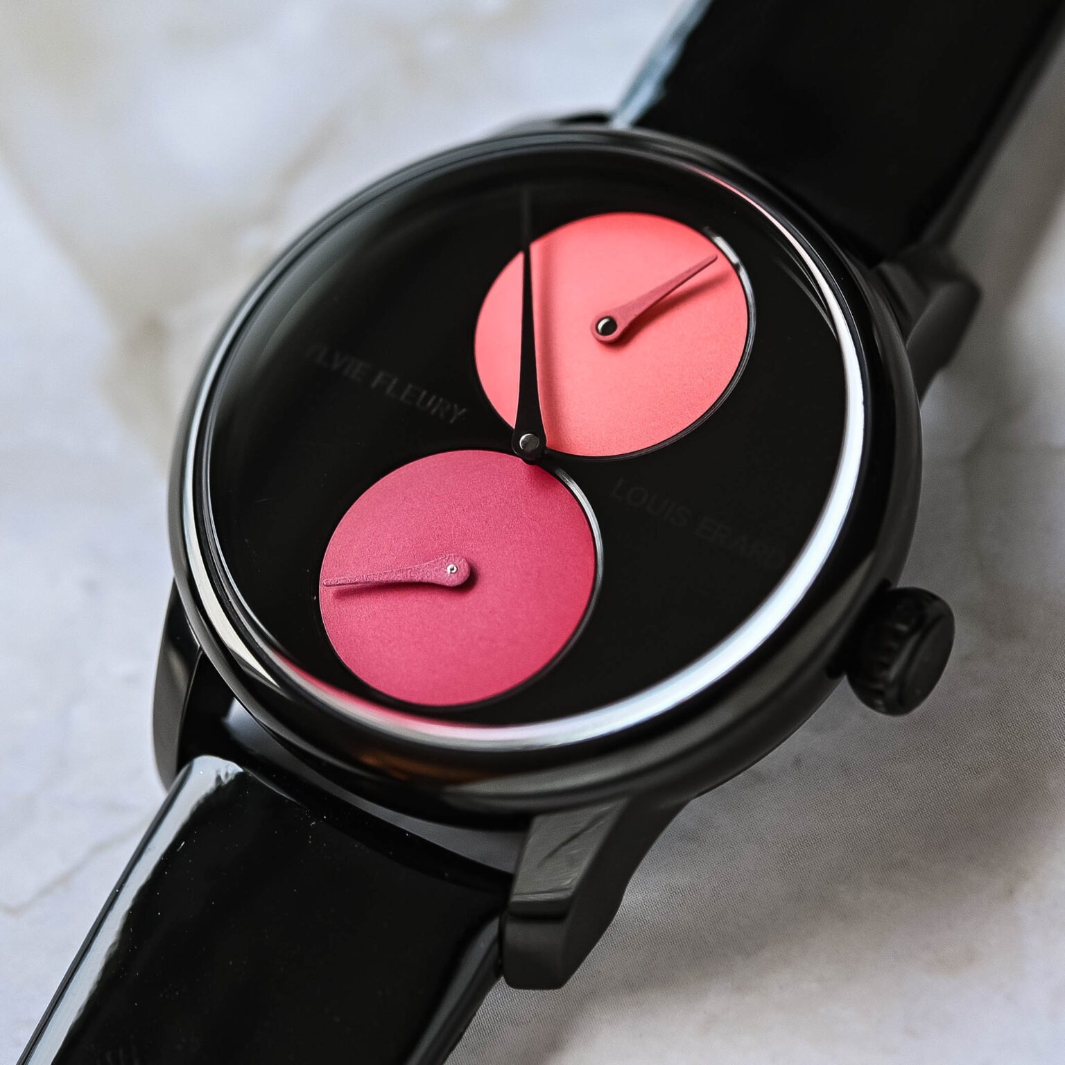 On Wrist znews,  dong ho tuan,  Le Regulateur Fleury,  Louis Erard,  Hop phan trang diem anh 2