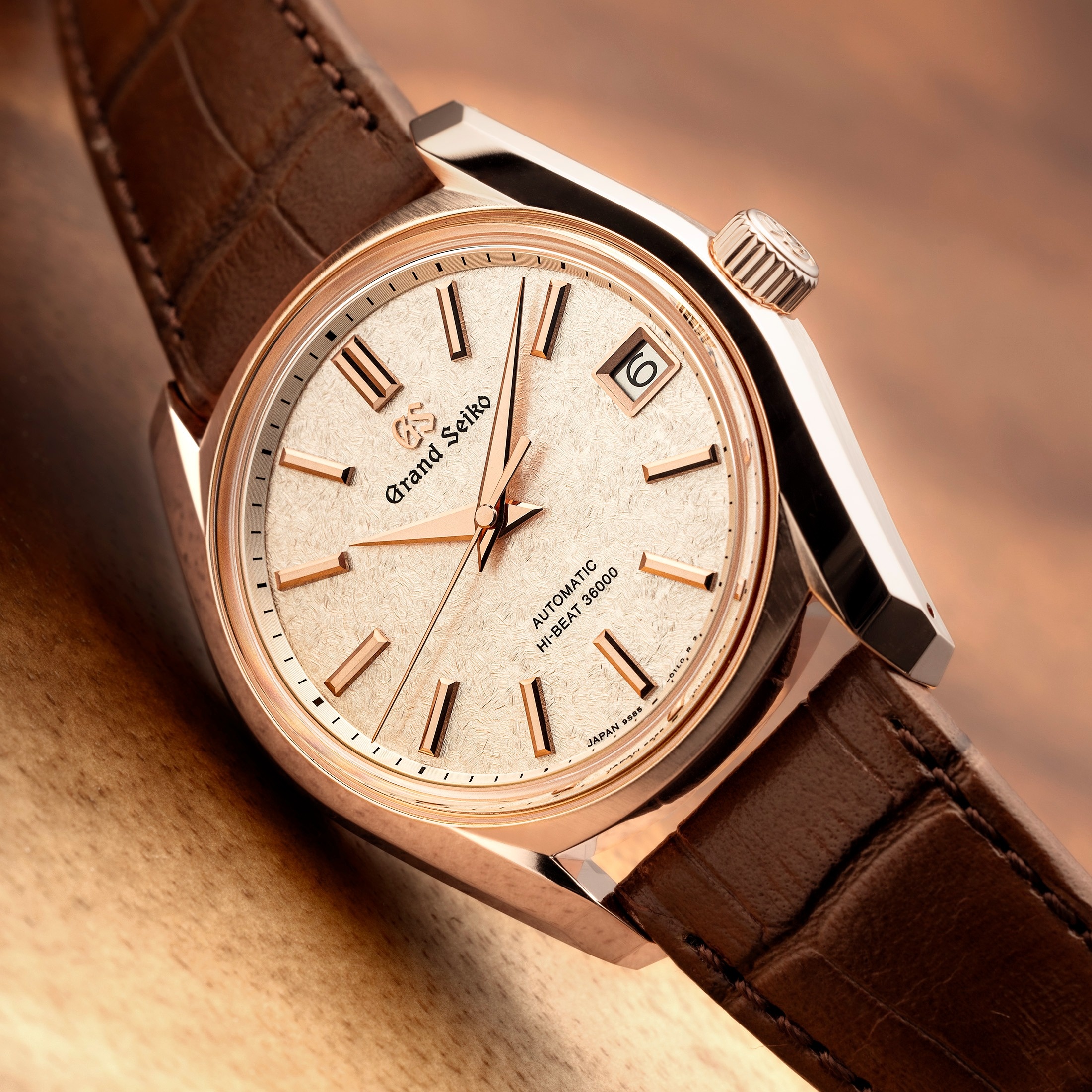 Serpenti,  Bulgari,  H. Moser & Cie,  đồng hồ tuần znews,  On Wrist lifestyle,  'Con rắn' 170.000 USD ảnh 8 Serpenti,  Bulgari,  H. Moser & Cie,  dong ho tuan znews,  On Wrist lifestyle,  'Con ran' 170.000 USD anh 8