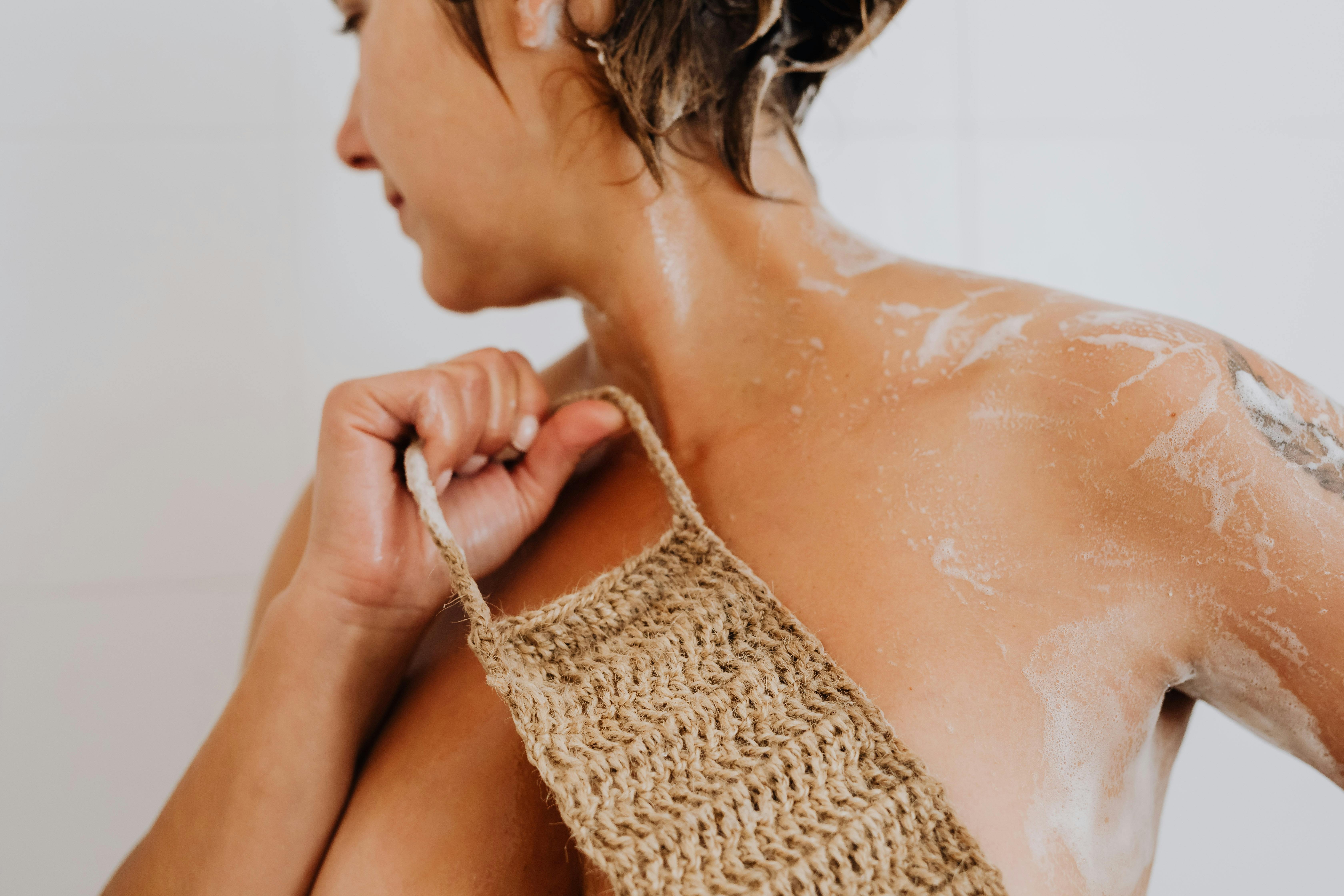 3 bo phan co the ban nhat thuong bi bo quen khi tam hinh anh