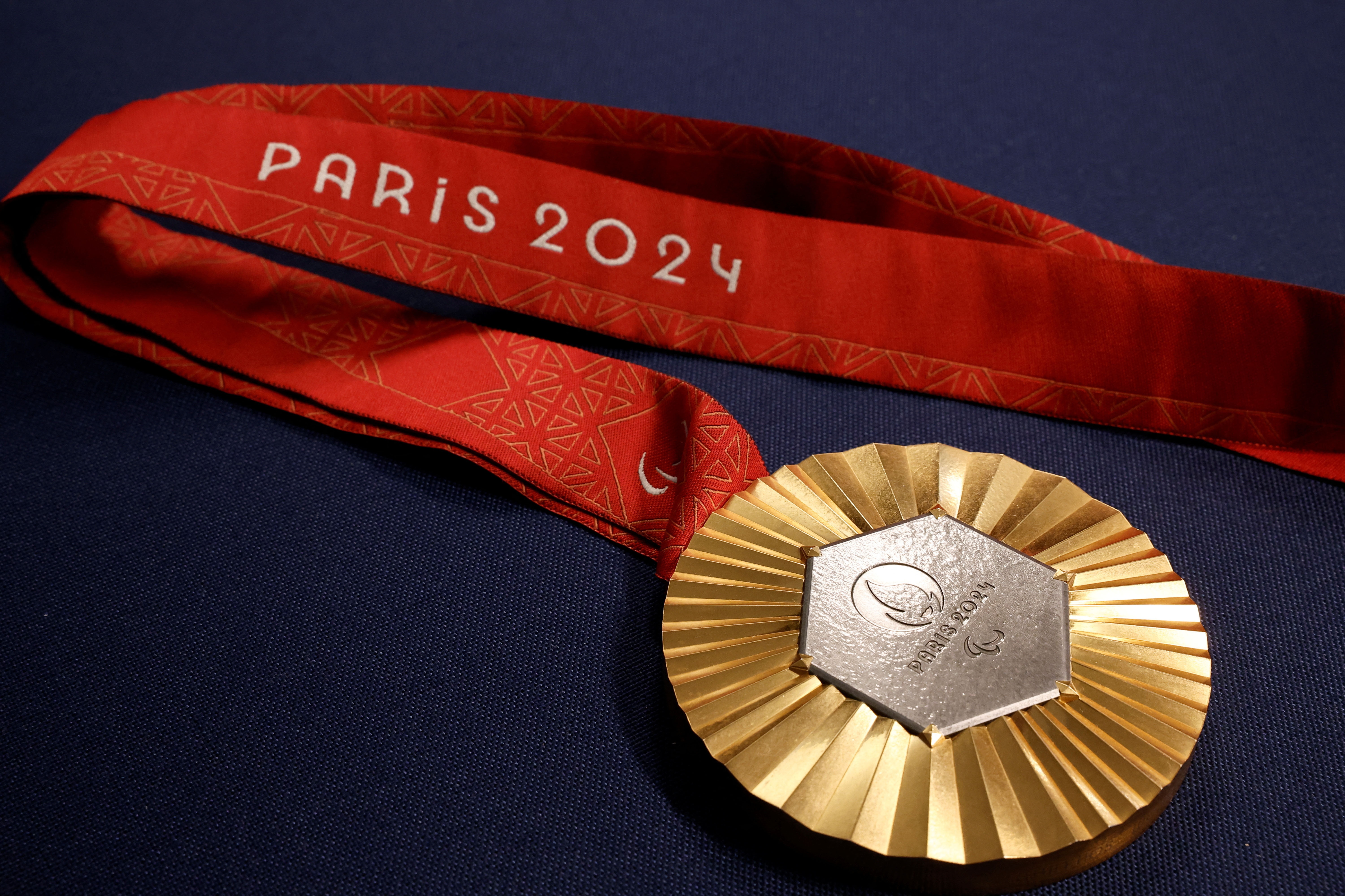Doi tra 220 huy chuong Olympic Paris 2024 do loi san suat hinh anh
