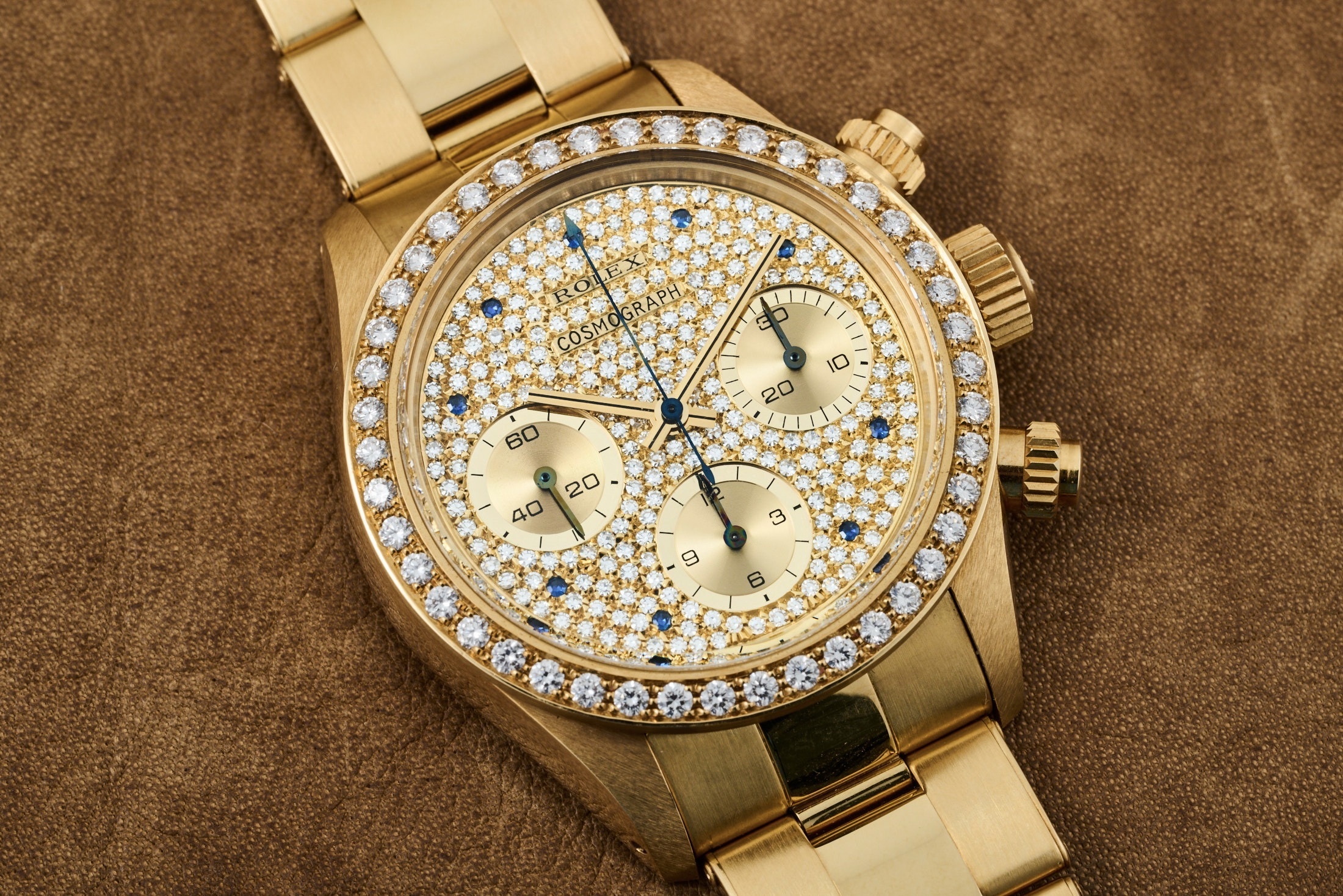 Mark Zuckerberg deo Rolex 1,3 trieu USD, che tac rieng cho khach VIP hinh anh