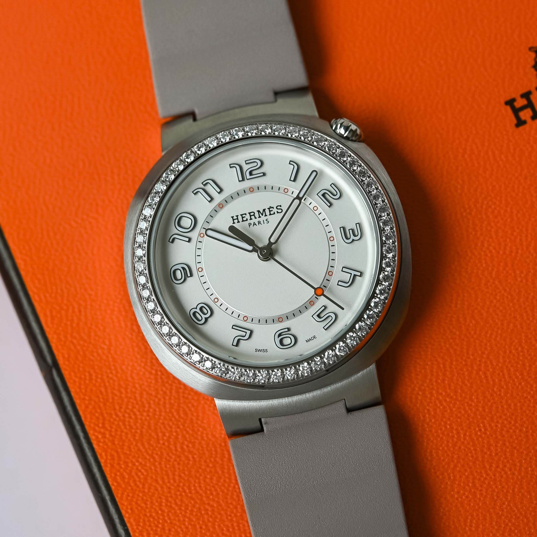 Quoc te Phu nu 8/3,  qua 8/3,  goi y qua 8/3,  qua tang me,  tang me dong ho,  dong ho 8/3 anh 12