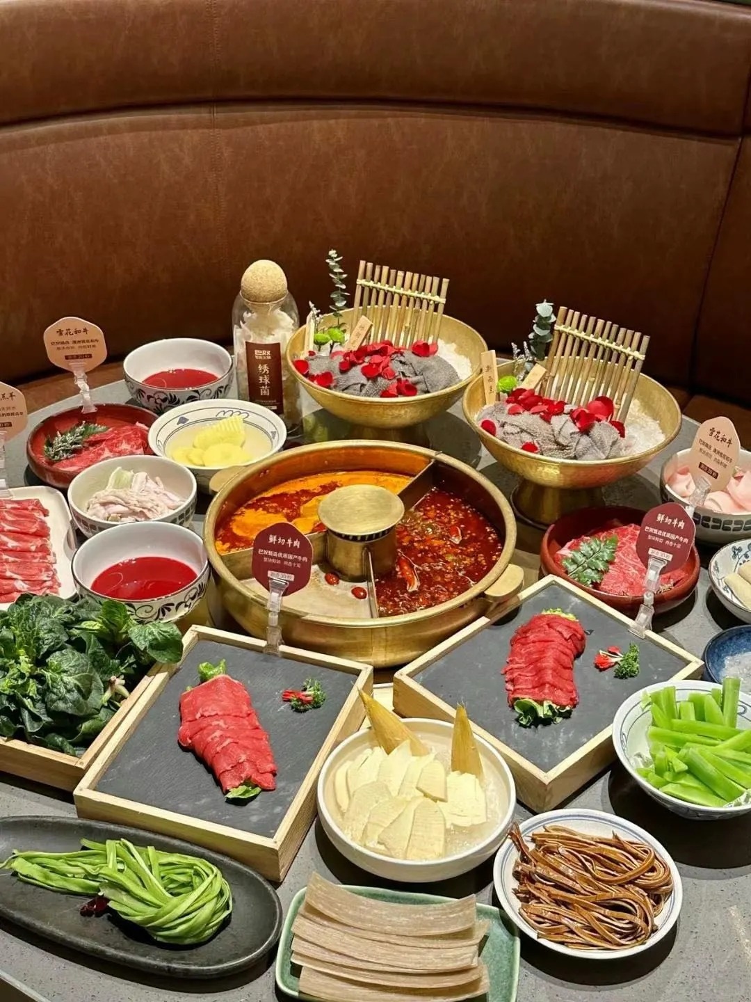 luong thap an lau,  CEO Banu,  tranh cai phat ngon,  Du Zhongbing,  Du Trung Binh,  luong 5000 NDT anh 2