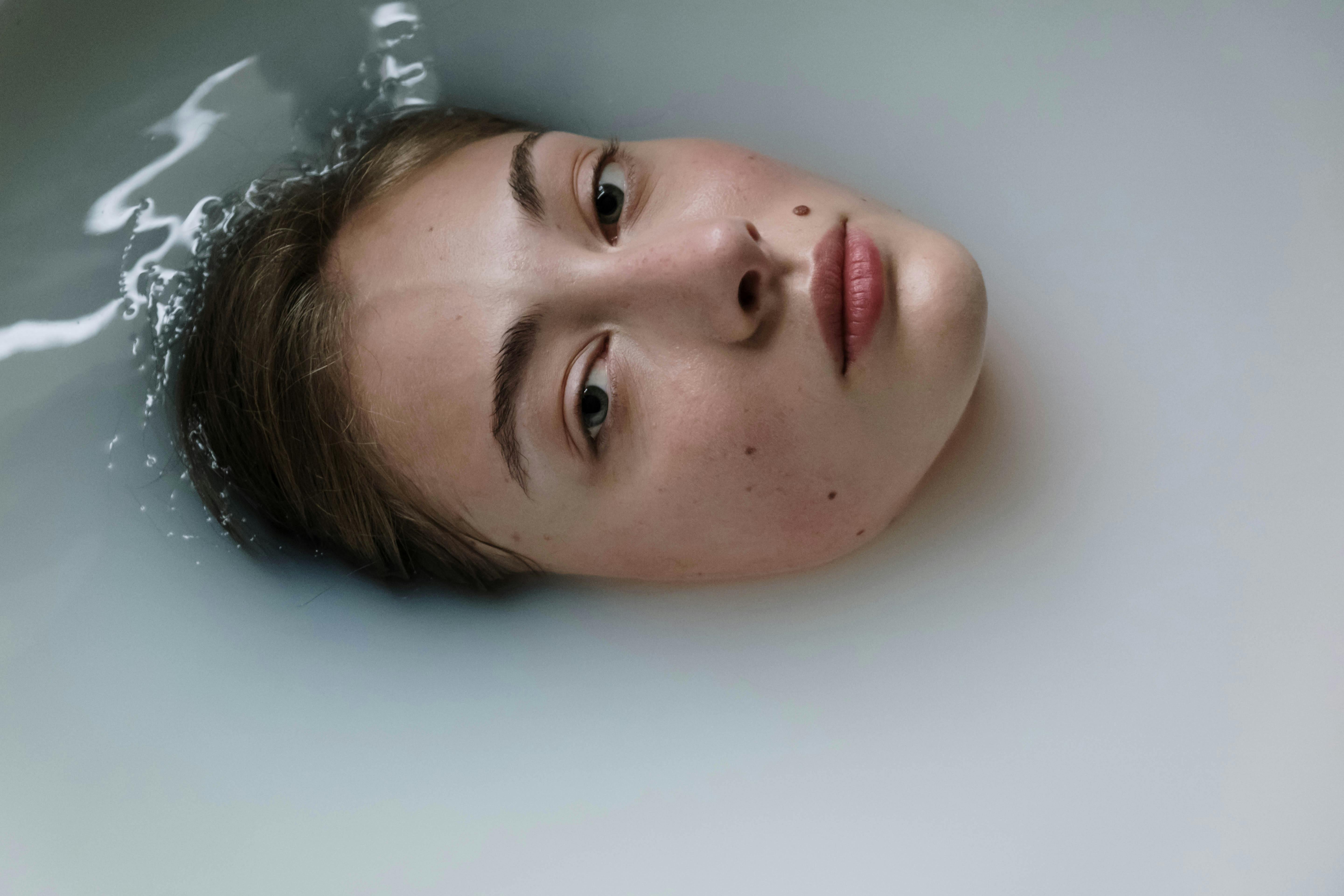 Dove, Cham soc da Summer 2025, phuc hoi hu ton da, cham soc da mem min,  duong trang, cham soc da ben trong,  cham da mem min anh 2