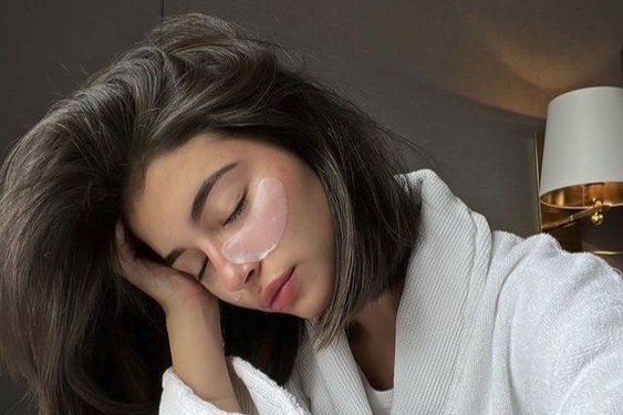 Meo cham soc da khi troi nom am hinh anh