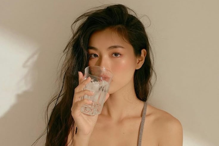 4 lam tuong pho bien ve cham soc da hinh anh