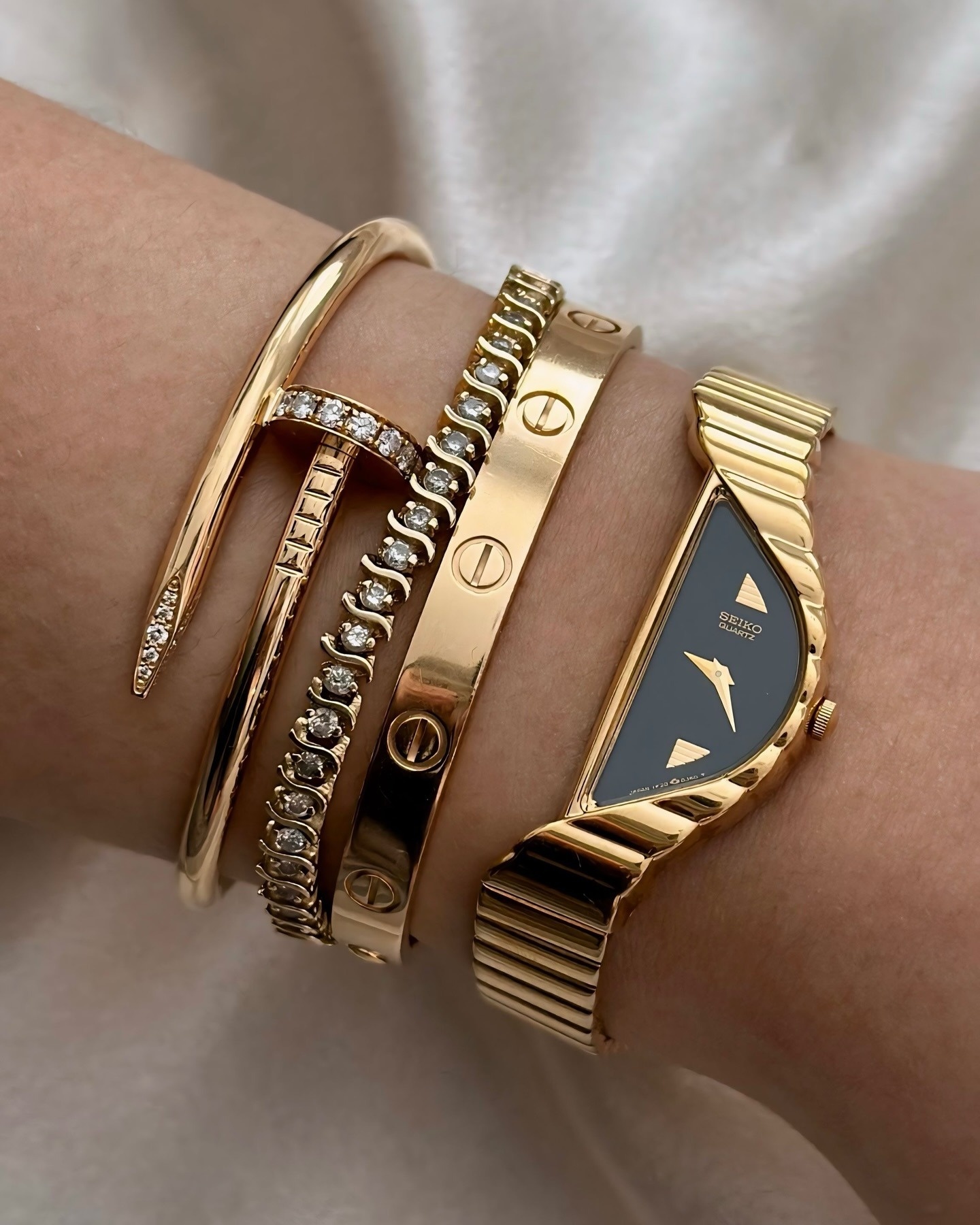 Đồng hồ Seiko Half Moon 